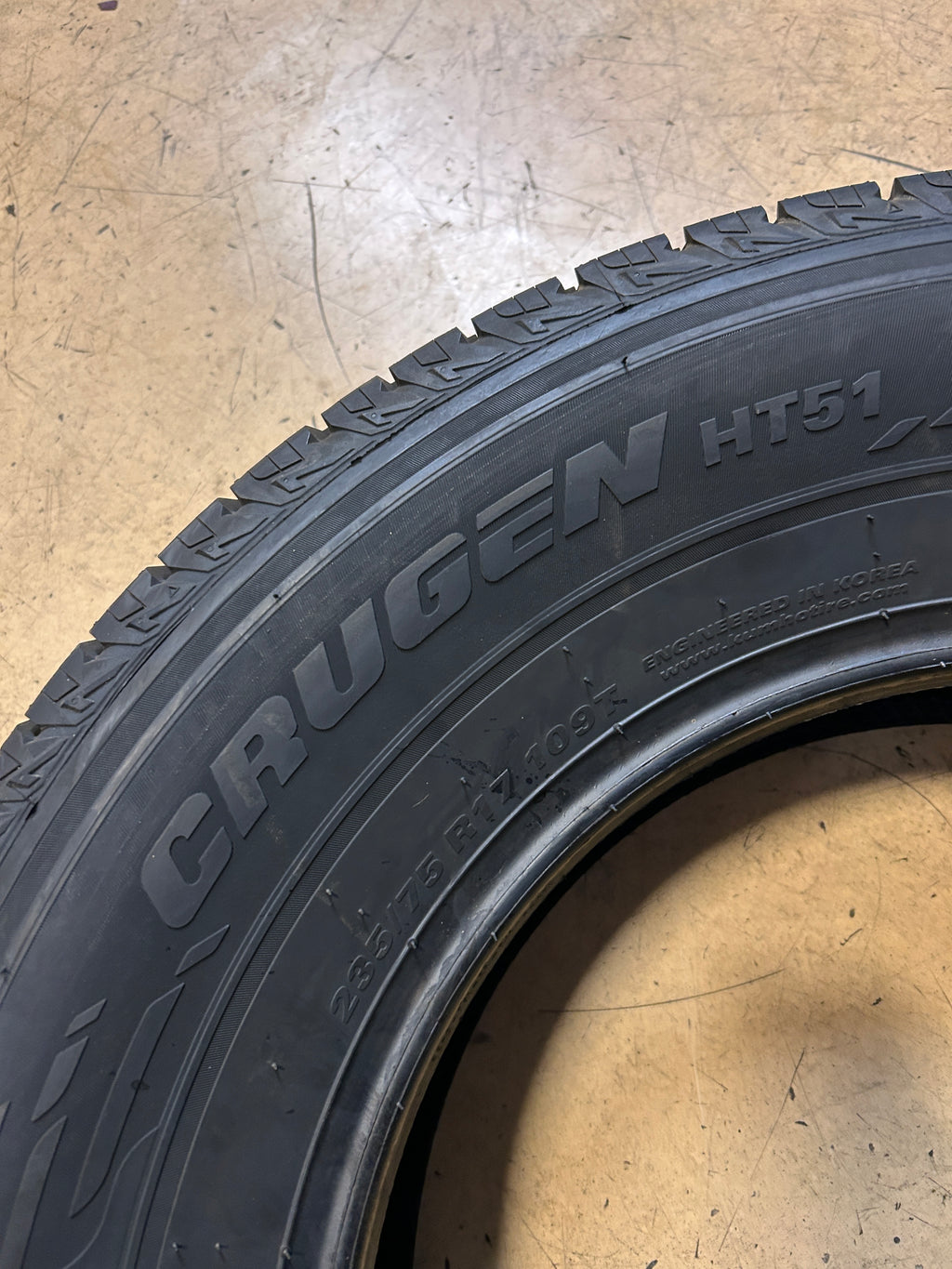 2 KUMHO CRUGEN HT51 BSW P 235 75 17 109T ALL SEASON TIRE 2231233