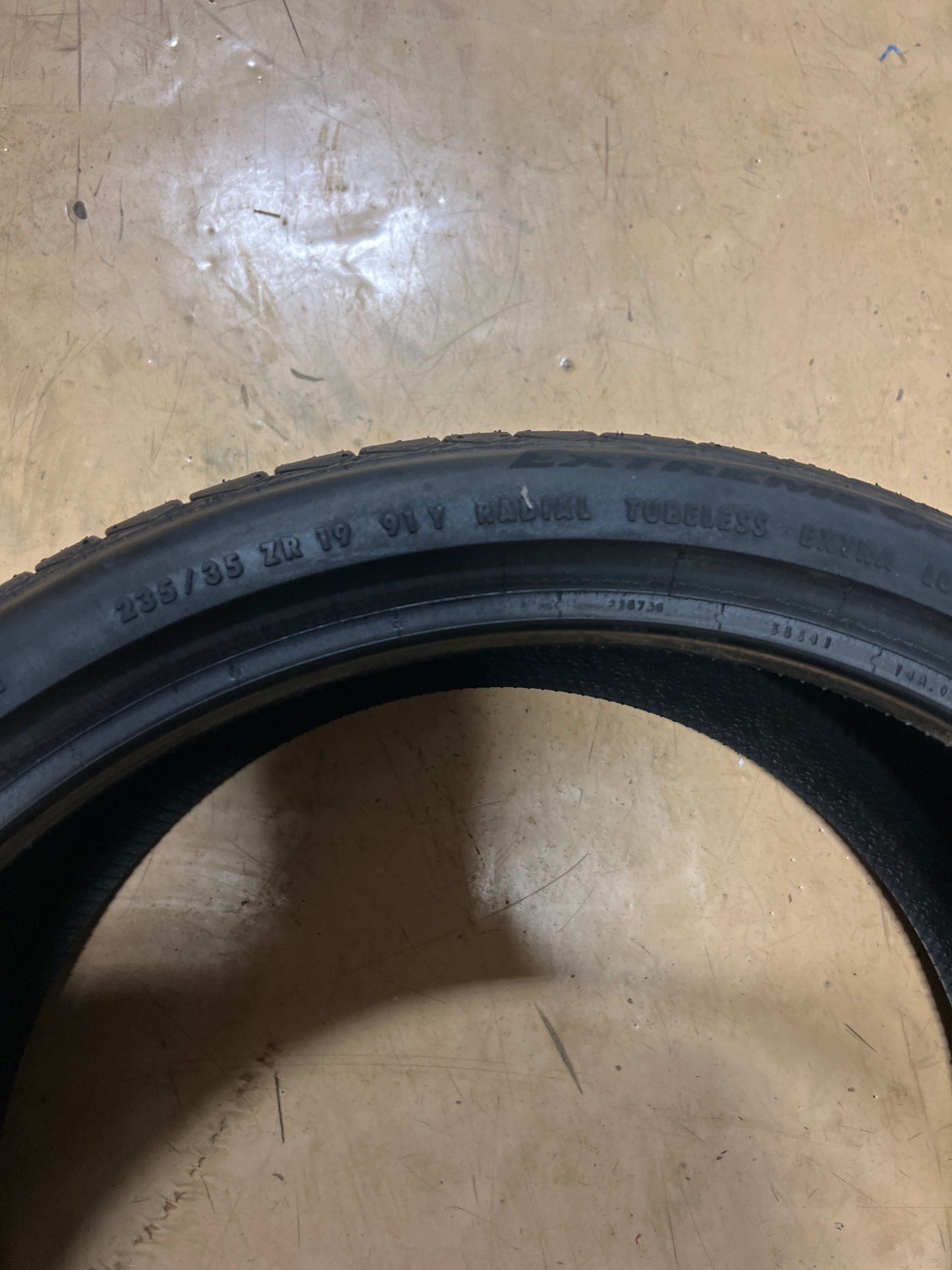 2 NEW CONTINENTAL EXTREMECONTACT SPORT P  235 35 19 91Y XL UHP SUMMER TIRES 15507330000