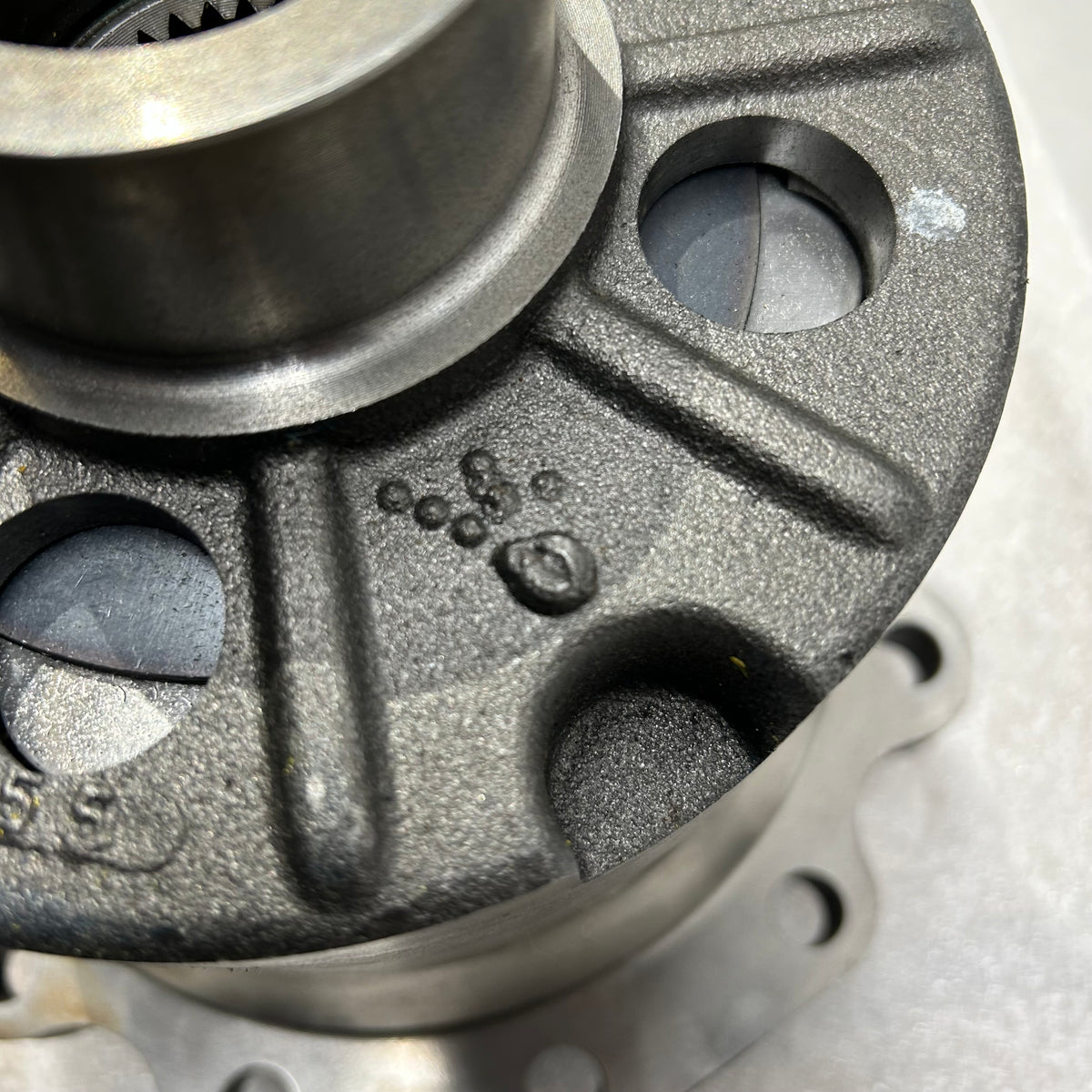 AAM 2019+ DODGE RAM 3500 30-SPILINE LIMITED SLIP REAR DIFFERENTIAL