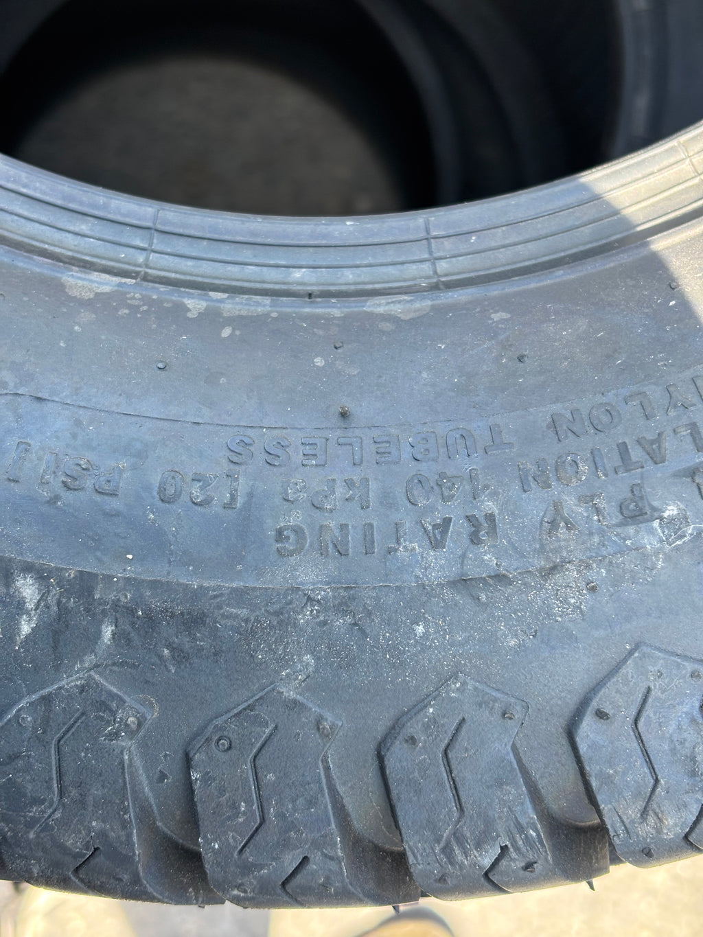 NOS HI RUN SU05 BSW 24 12 12 4 PLY TURF TIRE WD1112