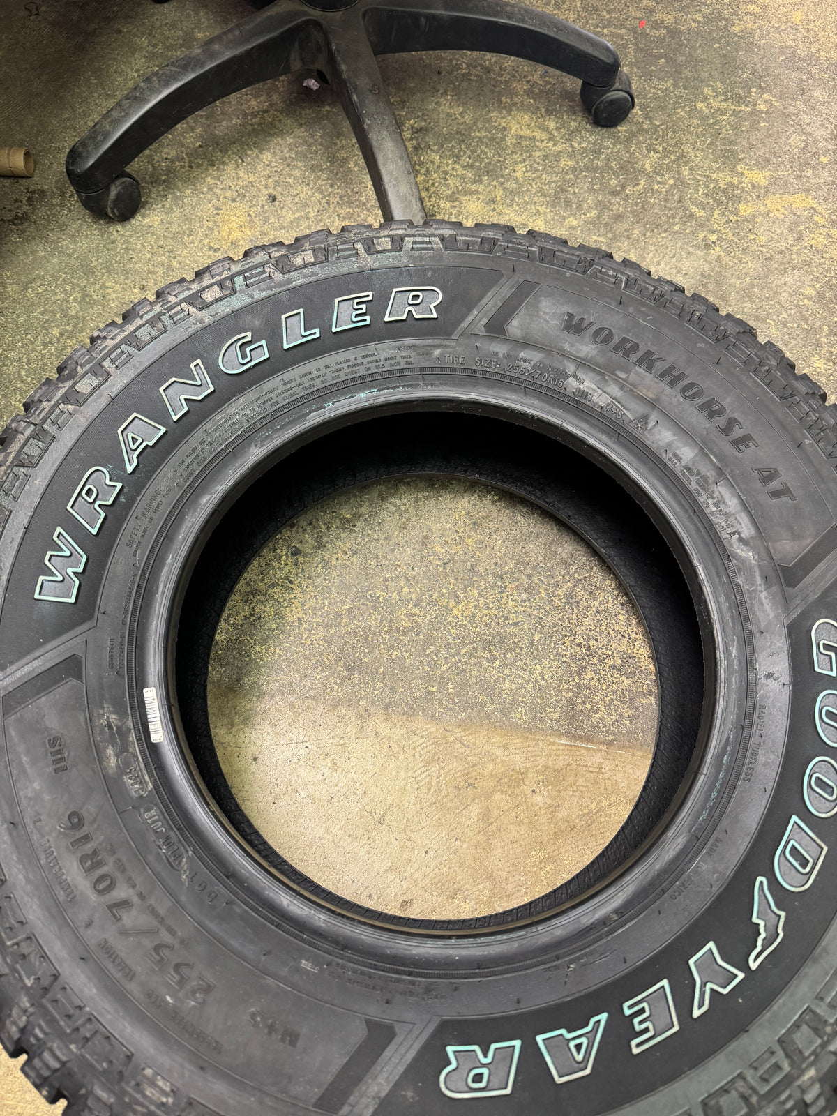2 GOODYEAR WRANGLER WORKHORSE AT OWL P 255 70 16 111S ALL TERRAIN TIRE 480127856