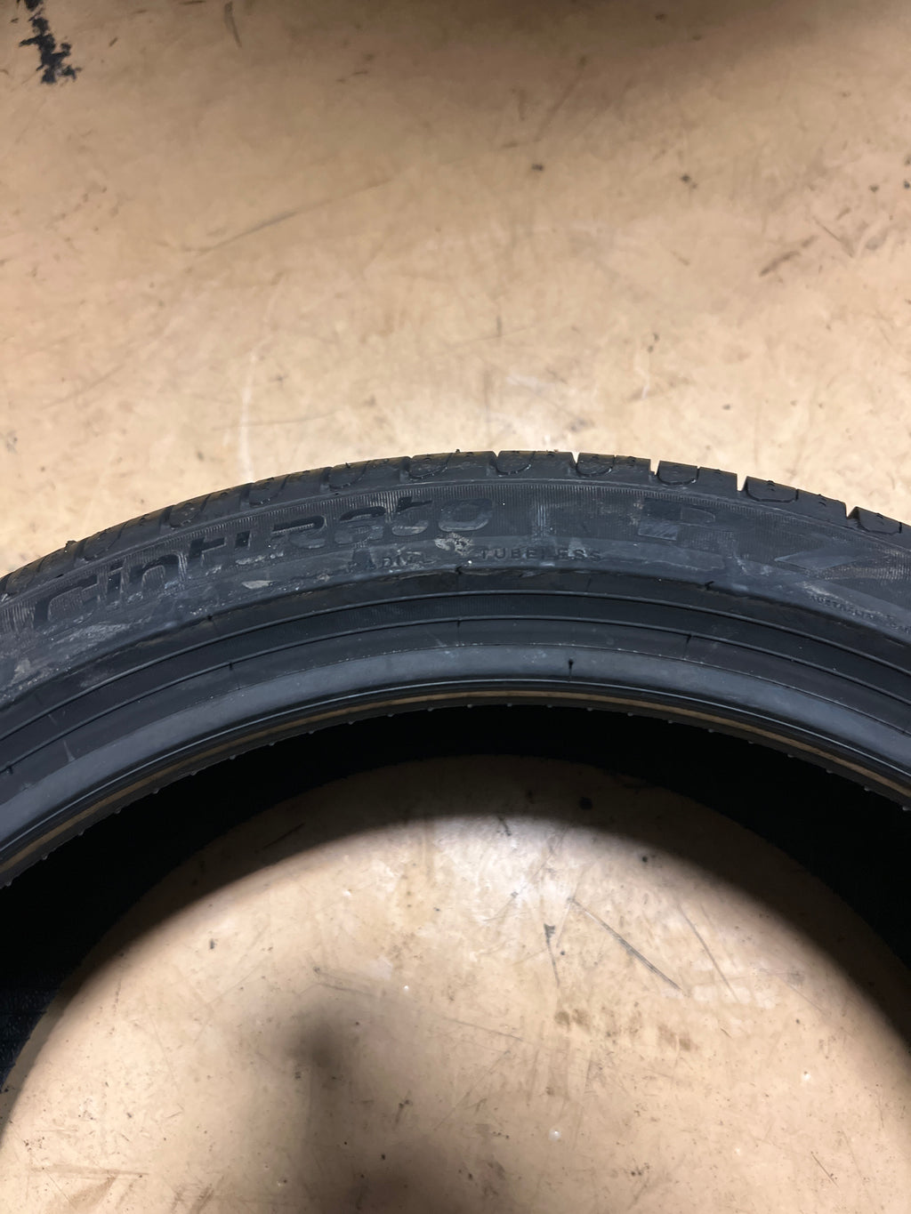 PIRELLI CINTURATO P7 RFT BMW P 225 40 18 92Y XL UHP TIRE 2462500