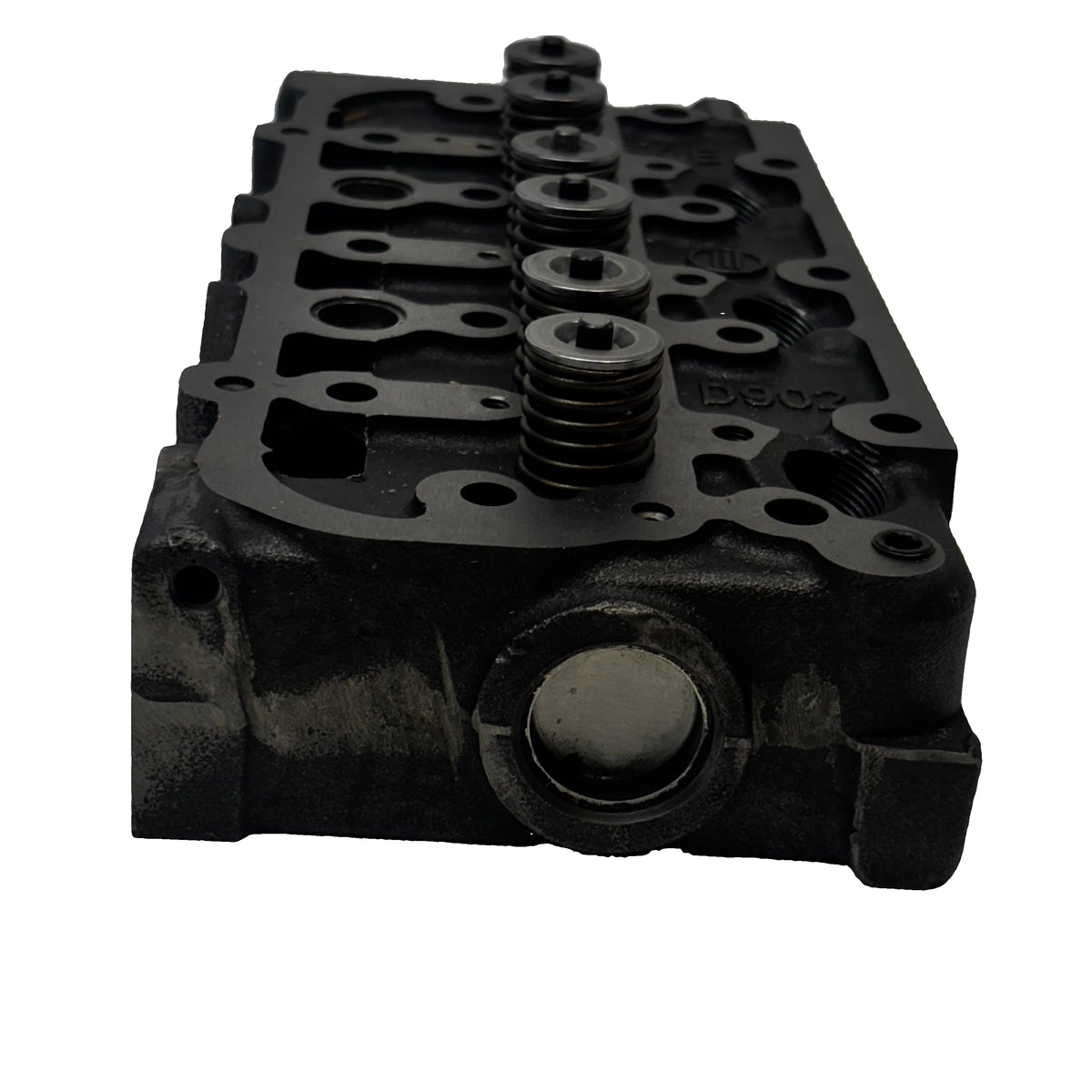 D902 COMPLETE CYLINDER HEAD WITH VALVES SPRING FOR KUBOTA D902