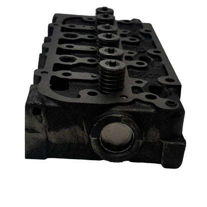 D902 COMPLETE CYLINDER HEAD WITH VALVES SPRING FOR KUBOTA D902