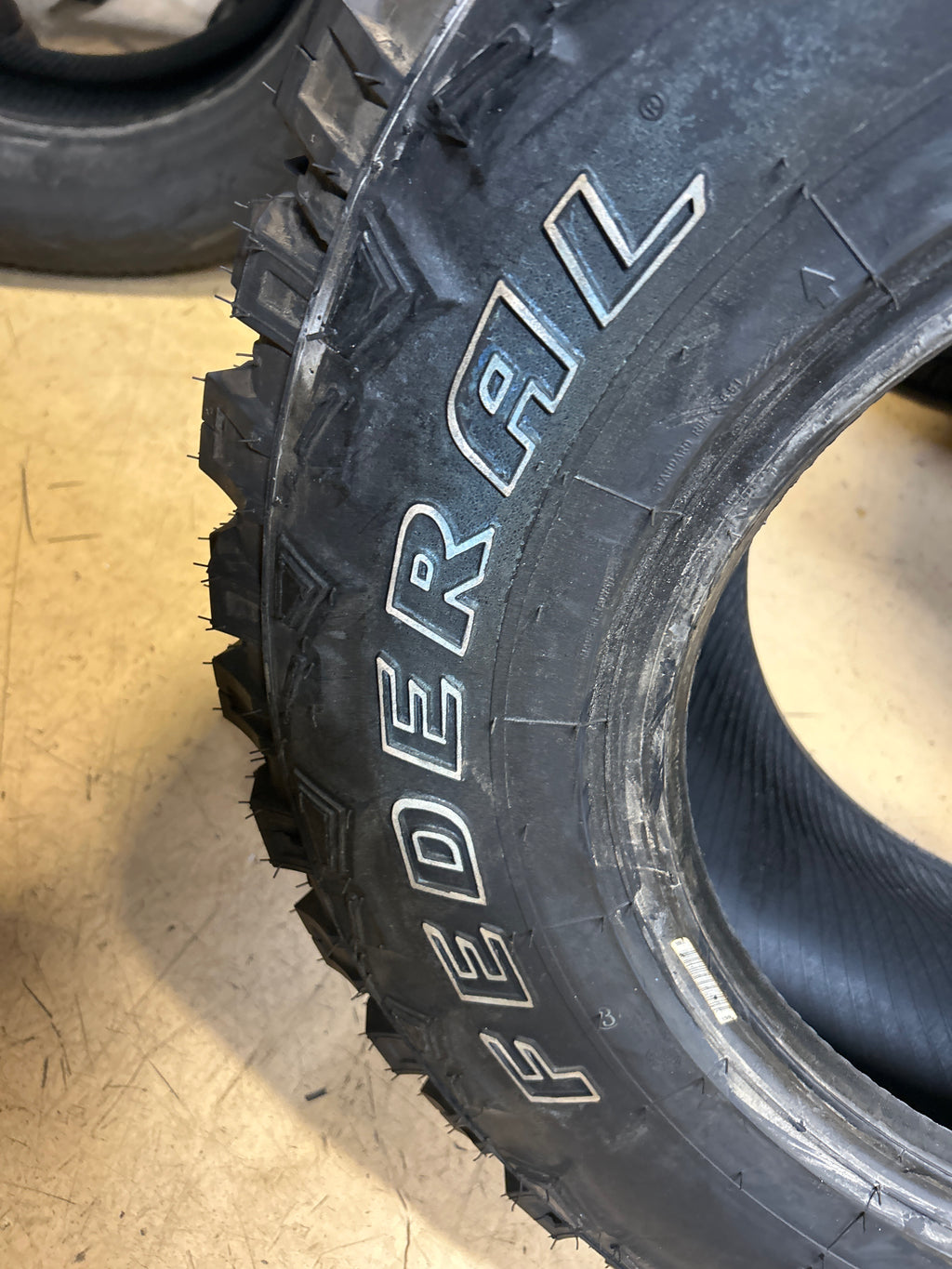 NOS 2 FEDERAL COURAGIA M/T OWL LT 31 10.5 15 109Q 6PLY MUD TIRE 46MB53