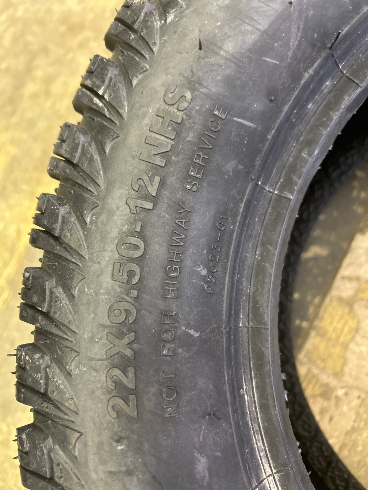 TRAC-GARD C/T P5023 BSW 22 9.5 12 4PLY LAWN TIRE 27003001