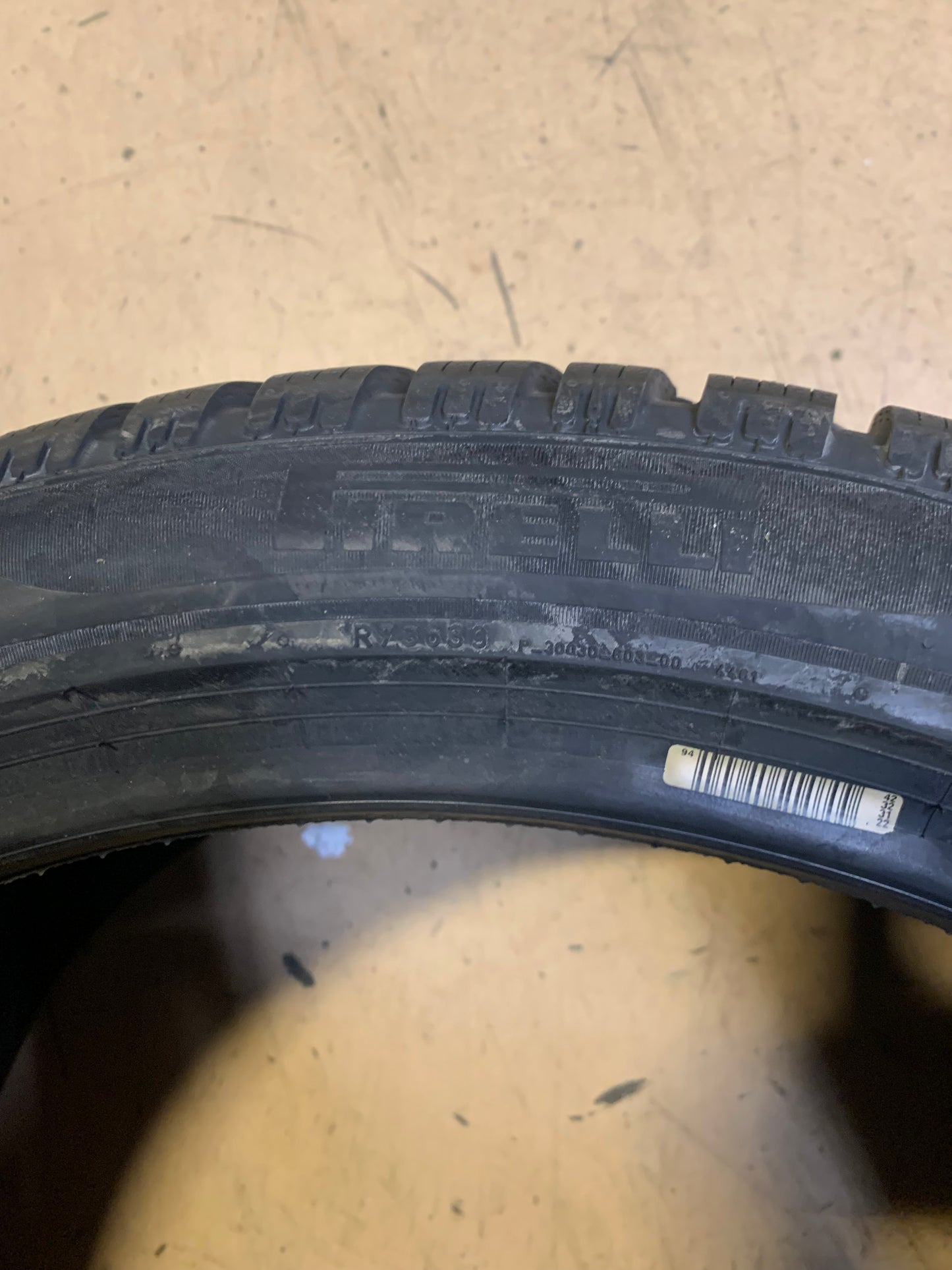 PIRELLI SCORPION WINTER 2 BSW P 295 35 21 107V XL WINTER TIRE 4139600