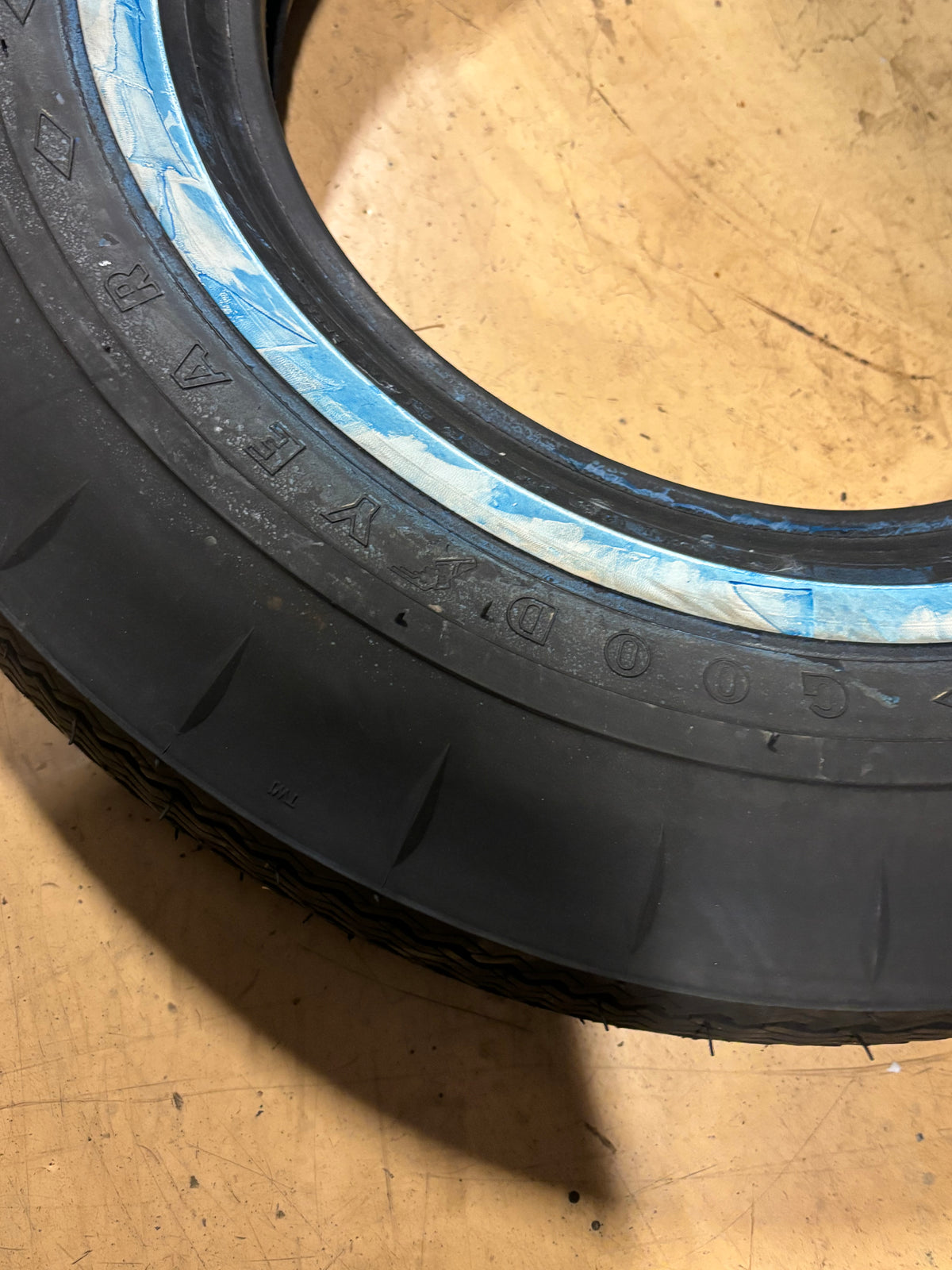 GOODYEAR CUSTOM SUPER CUSHION T-3 1” WHITE WALL 6.7 15 4PLY CLASSIC ALL SEASON  TIRE 643136