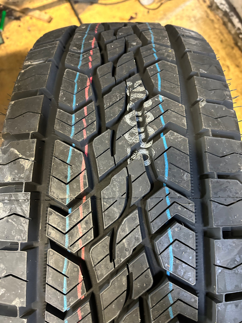 CONTINENTAL TERRAIN CONTACT A/T BSW LT 285 60 20 125/122S 10PLY TIRE 15506740000