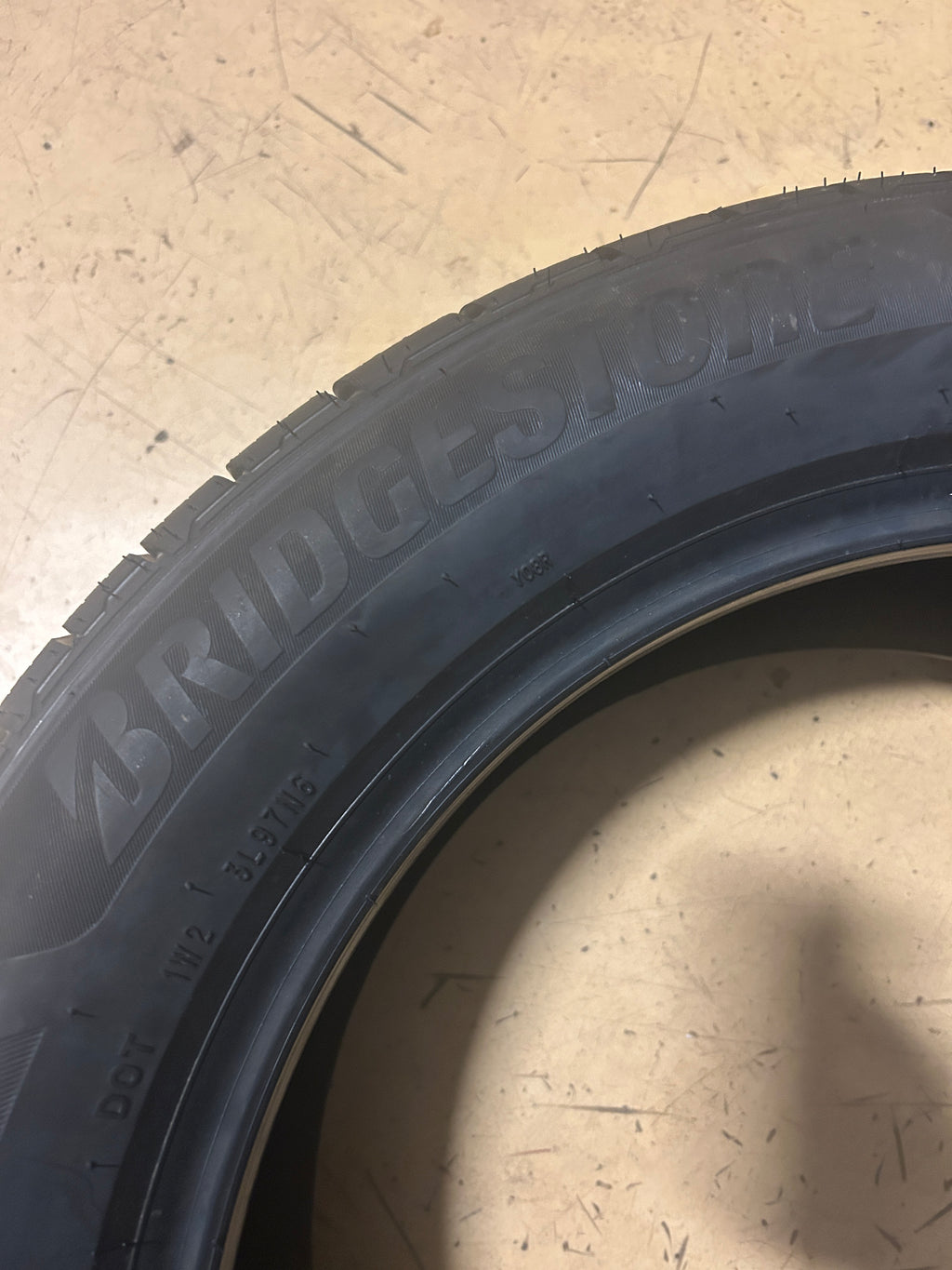 BRIDGESTONE TURANZA EVERDRIVE BSW P 235 55 18 100V  ALL SEASON TIRE 019402