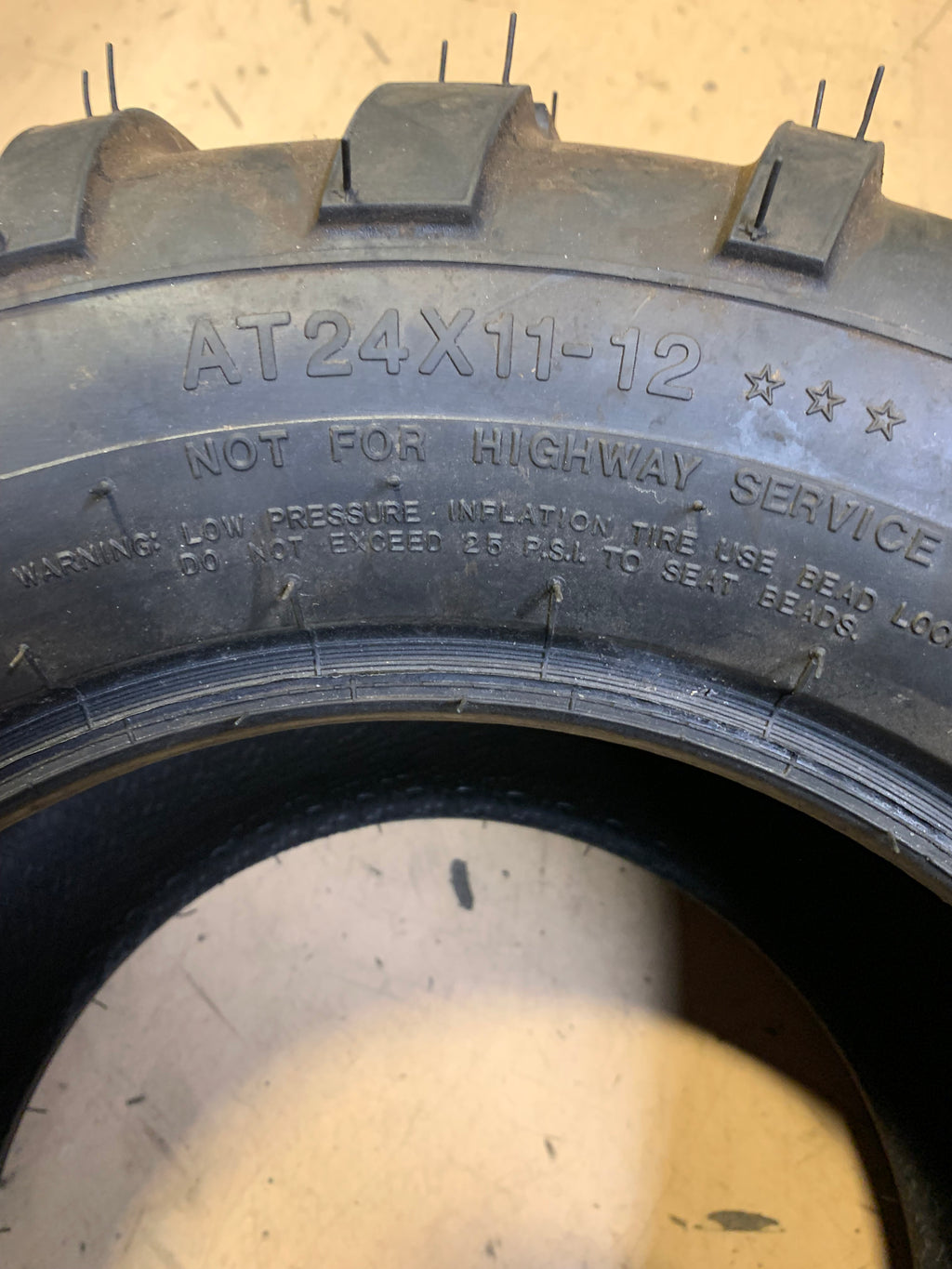 NOS CARLISLE AT489 BSW AT  24 11 12  ATV/UTV TIRE 589344