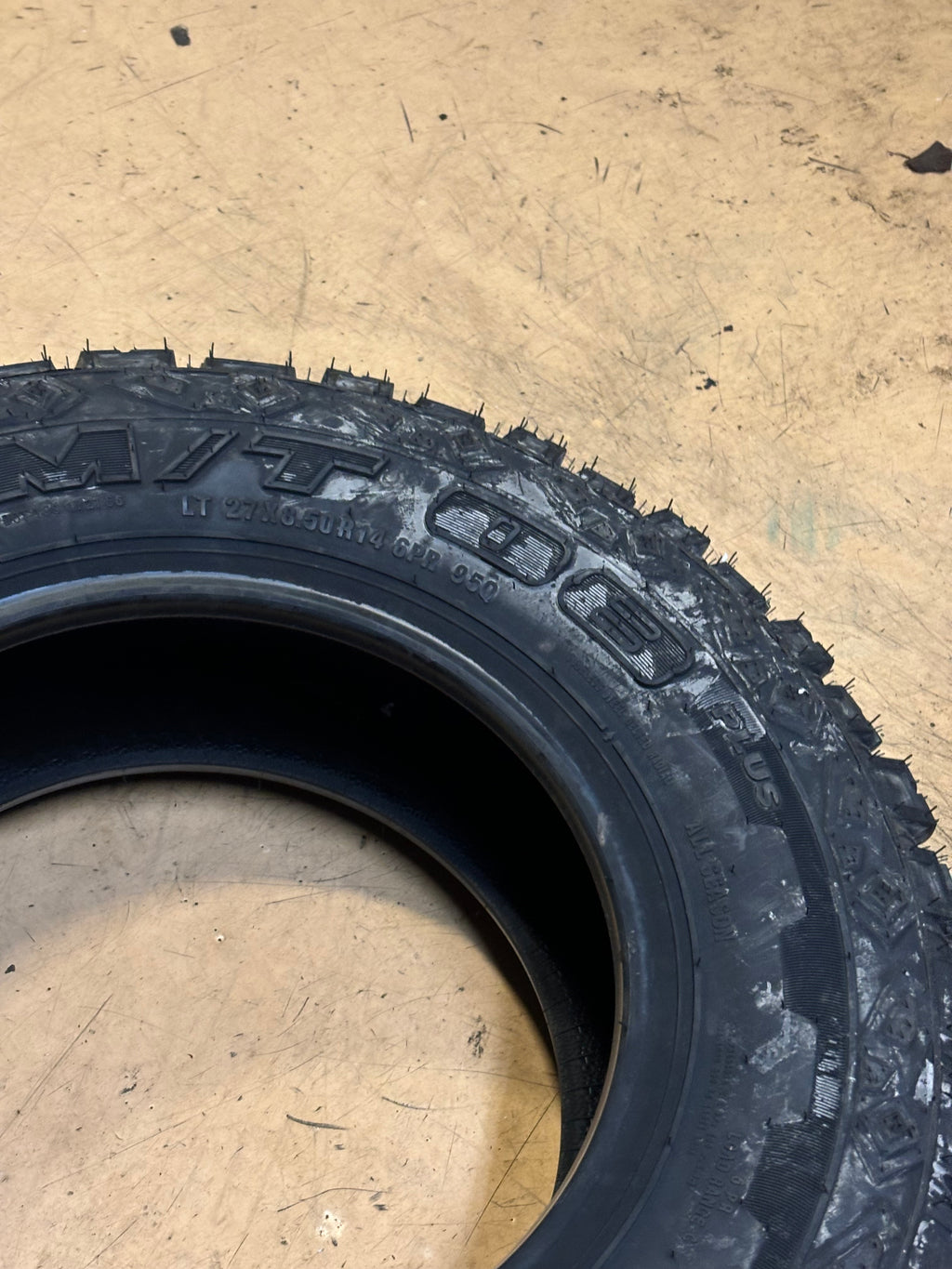 FORCEUM MT-08+ BSW LT 27 8.5 14 95Q LRC 6PLY MUD TERRAIN TIRE 1200034069