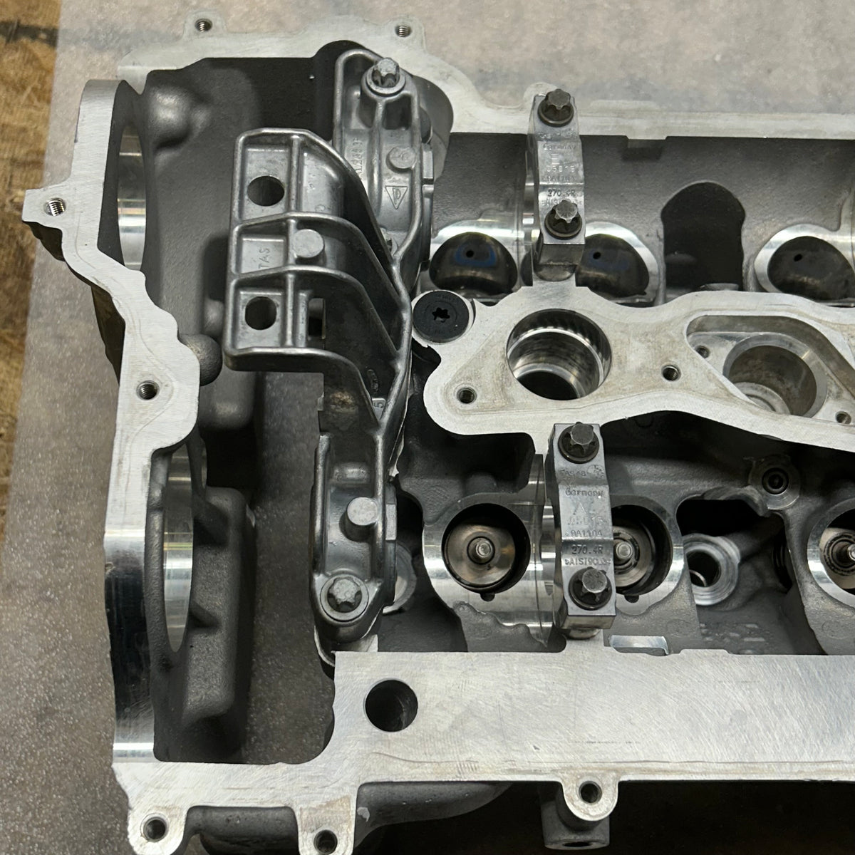 PORSCHE 911 11-16 CARRERA S 4S GTS RIGHT CYLINDER HEAD 9A1 104 112 8R