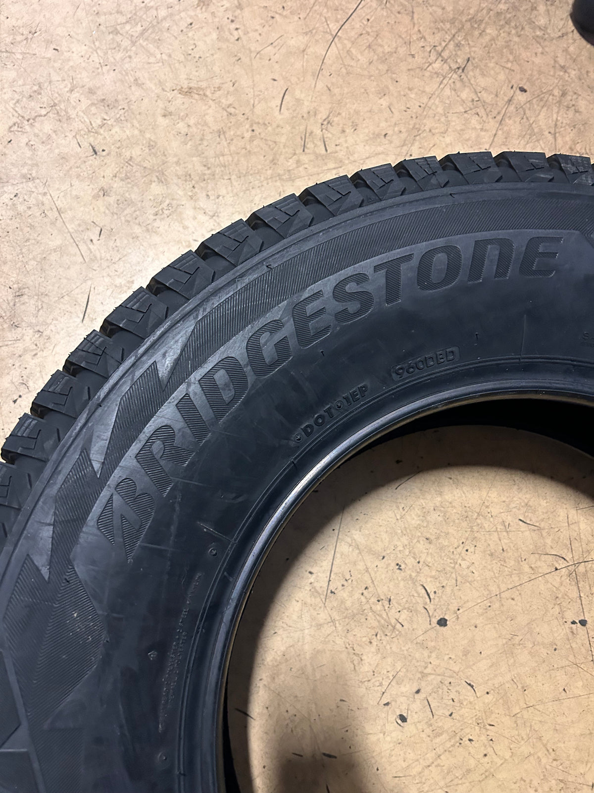 2 BRIDGESTONE BLIZZAK DMV2 BSW P 225 75 16 104R WINTER TIRE 016253
