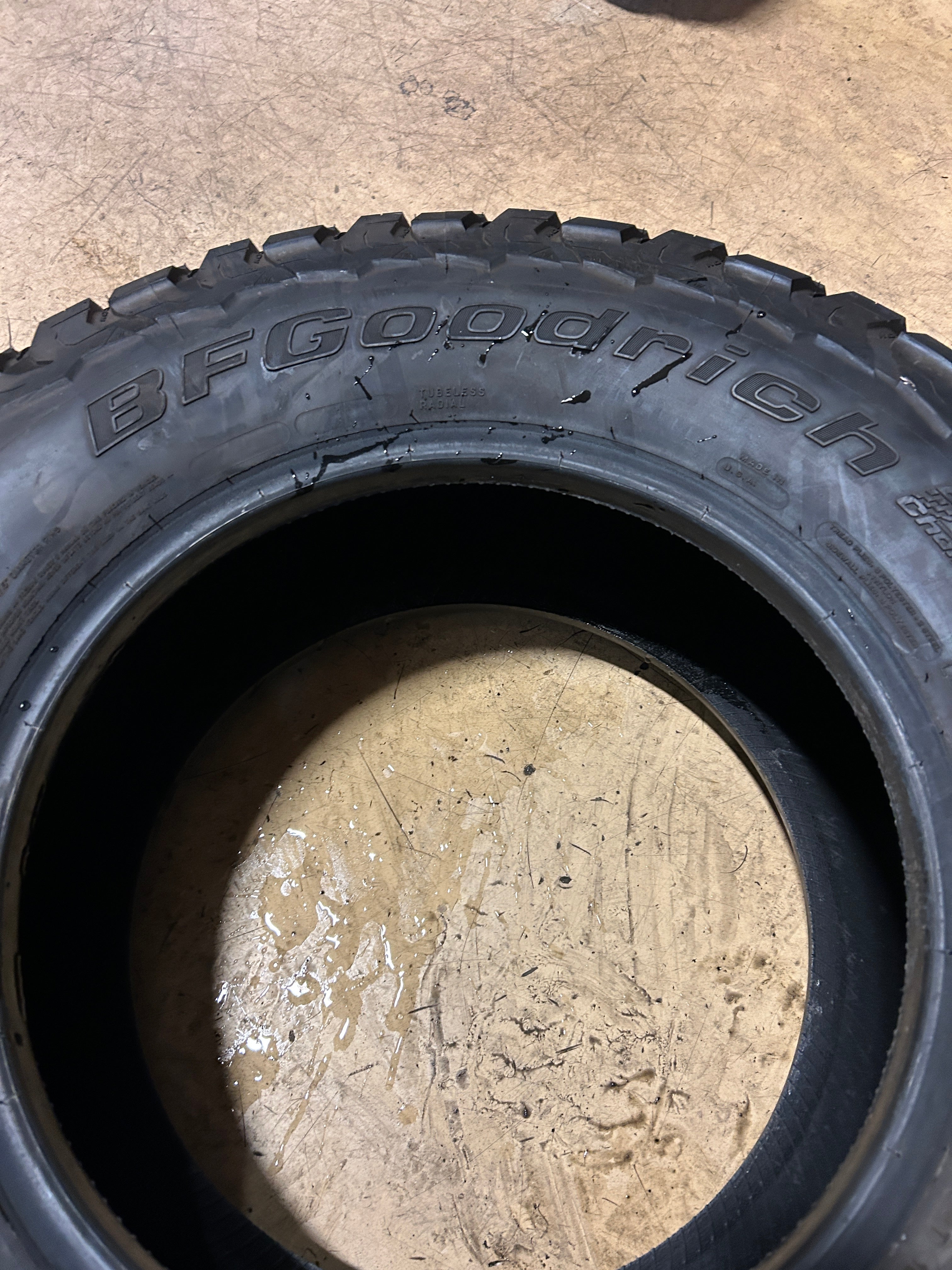 USED 11/32” BFGOODRICH ALL-TERRAIN T/A KO3 LT 285 70 17 116/113S 6PLY TIRE 62187