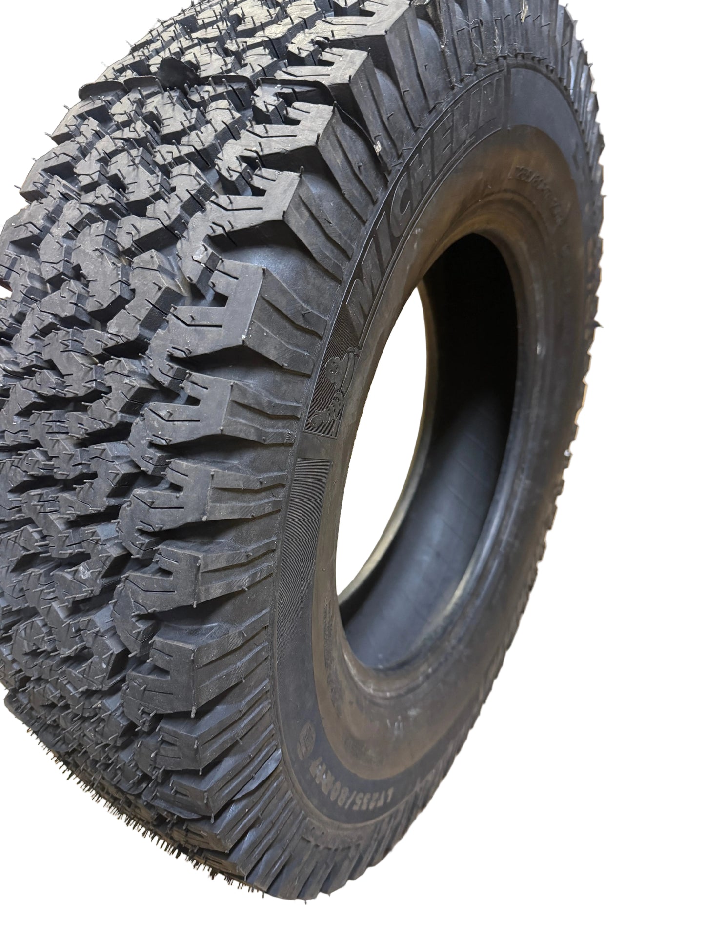 NOS RETREAD MICHELIN LTX M/S 2 BSW LT 235 80 17 120/117R 10PLY ALL TERRAIN TIRE 02327