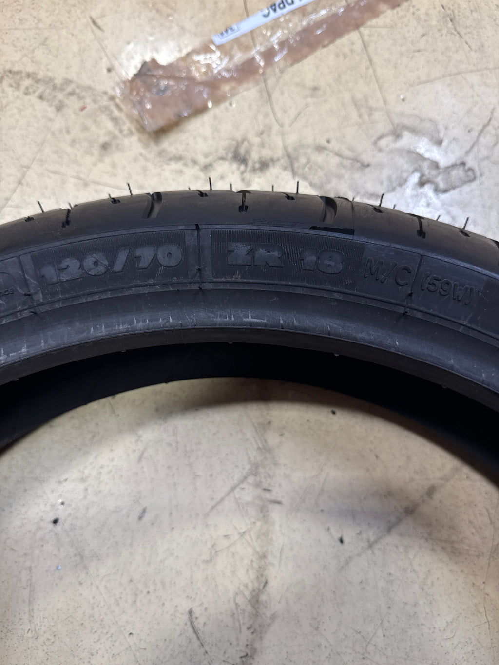 NOS MICHELIN PILOT ROAD 4 GT 120 70 18 59W FRONT MOTORCYCLE TIRE 49243