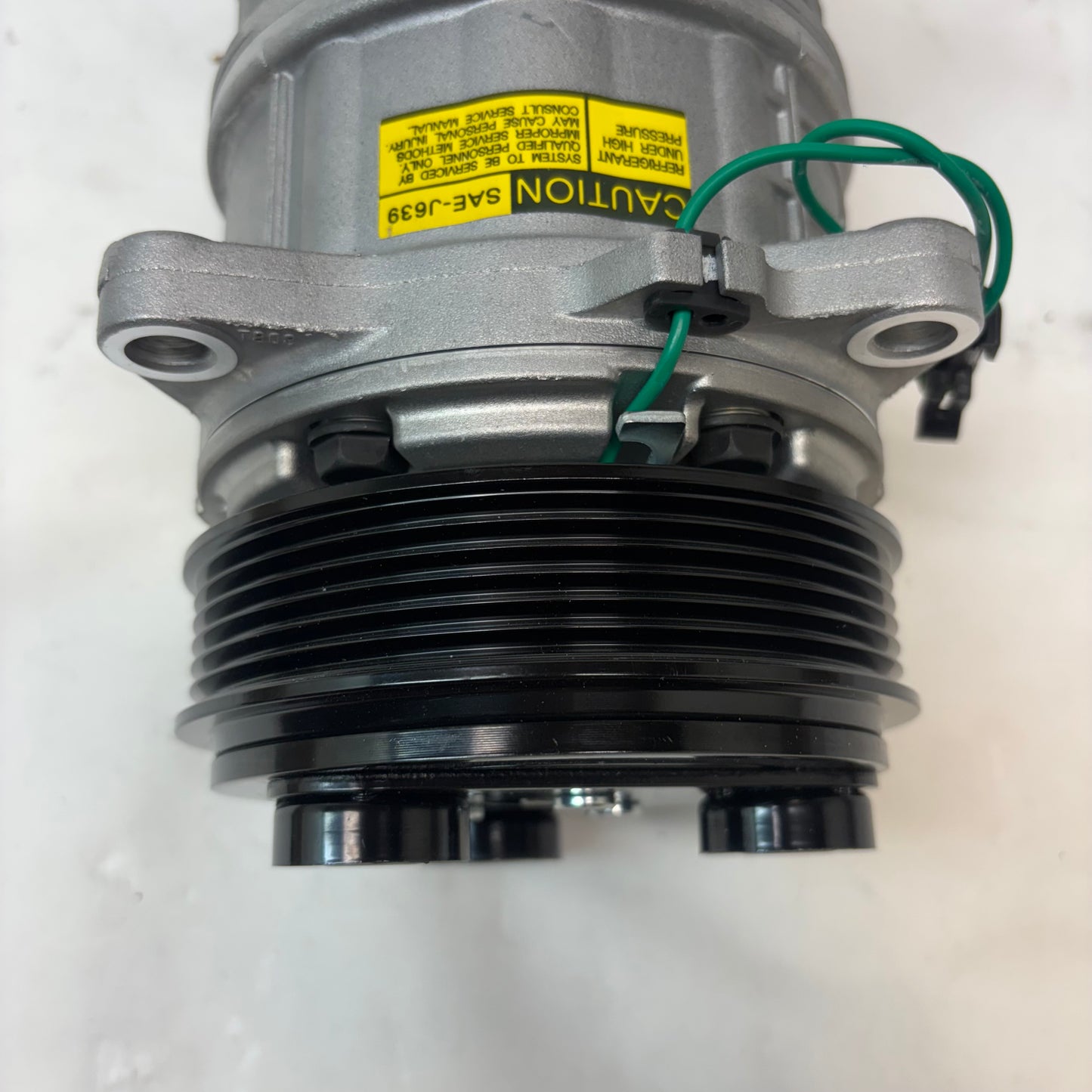 VALEO AC COMPROSSOR 2192113 01438-07304