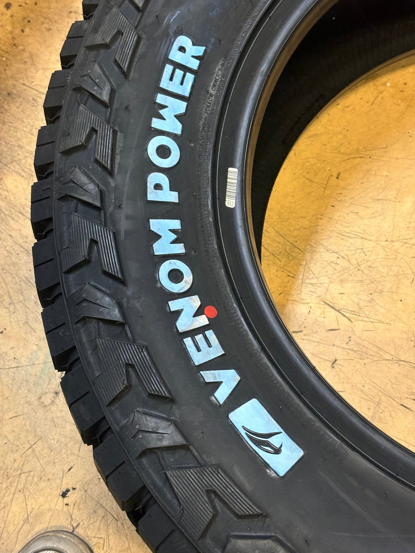 VENOM POWER TRAIL HUNTER R/T RWL LT 35 12.5 20 121Q LRE 10PLY TIRE CVPTHRT11R