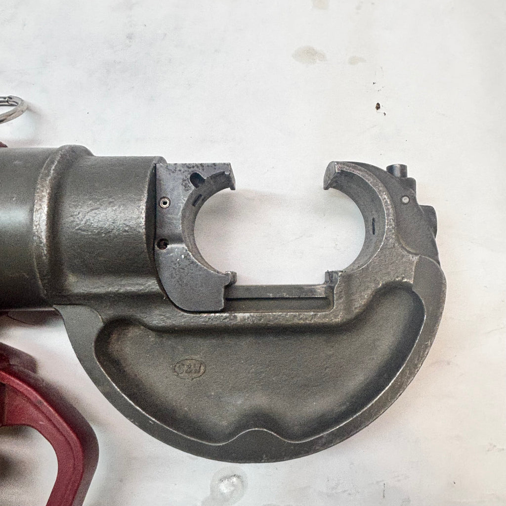 USED BURNDY PAT750 HYDRAULIC SELF-CONTAINED 12-TON CRIMPING TOOL (TOOL ONLY)