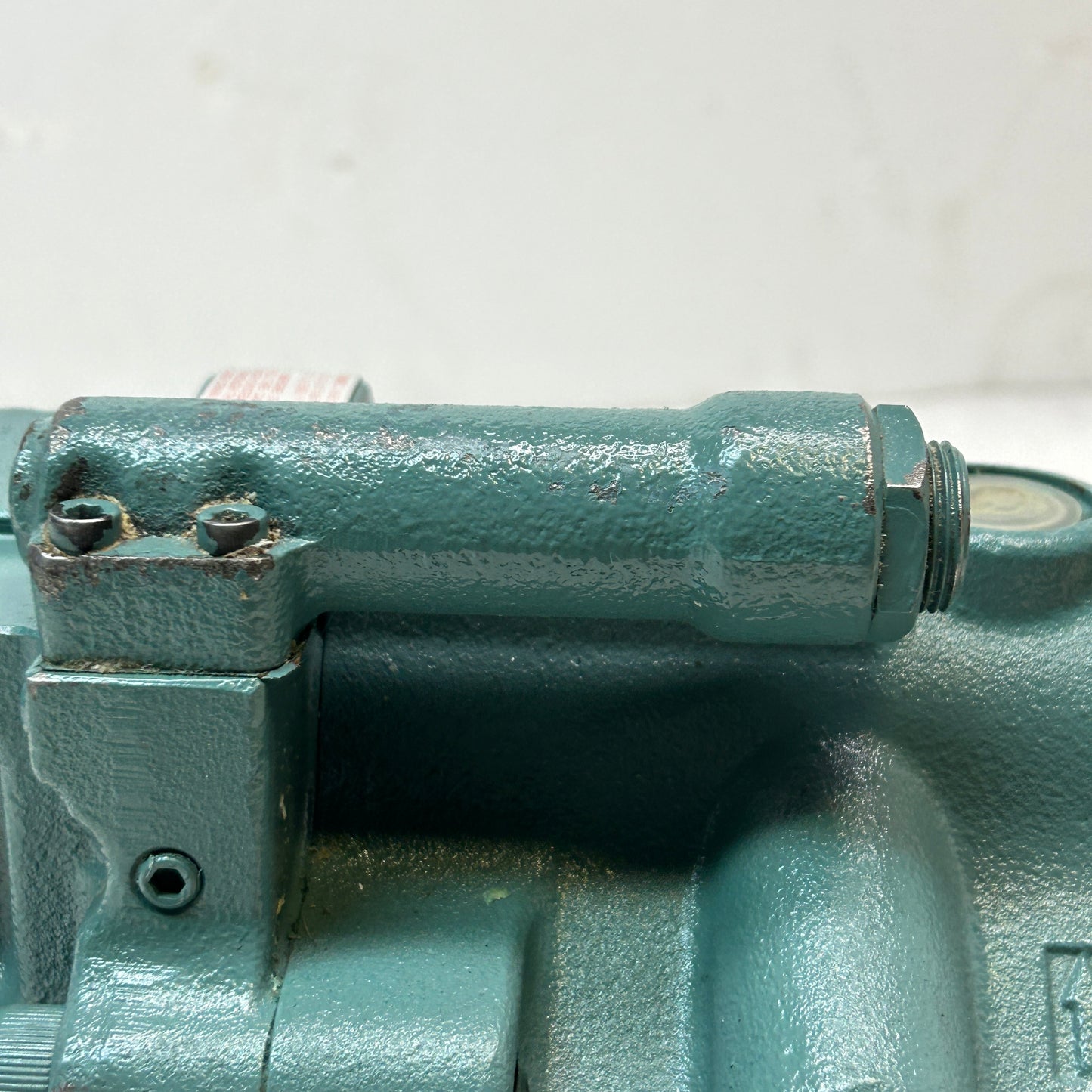 DAIKIN INDUSTRIES V SERIES PISTON PUMP DE2015