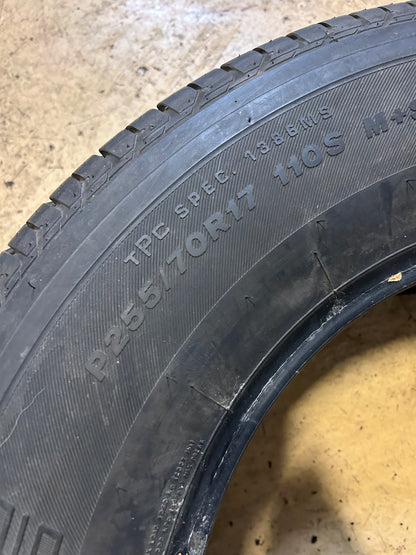 NOS BRIDGESTONE DUELER H/T 684 II BSW P 255 70 17 110S ALL SEASON TIRE 002959