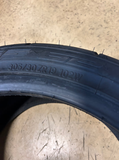 NITTO NT555 G2 BSW P 305/30R19 102W XL UHP TIRE 211750