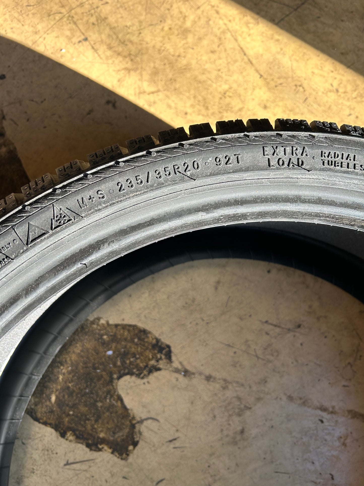 4 NOKIAN HAKKAPELIITTA R5 EV BSW P 235 35 20 92T XL WINTER TIRE TF00018