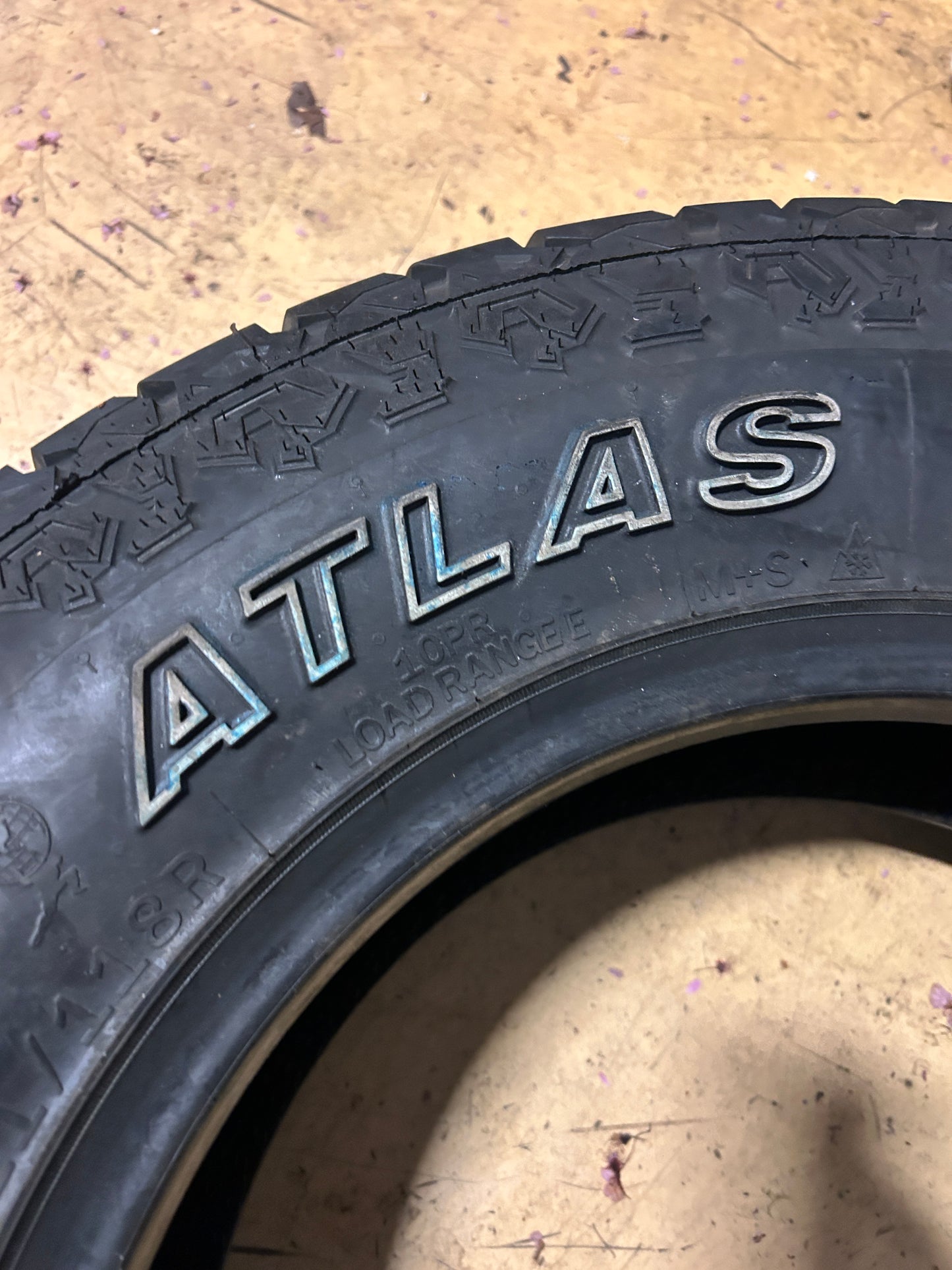ATLAS PARALLER A/T OWL LT 245 75 17 121/118R 10PLY ALL TERRAIN TIRE 221019970