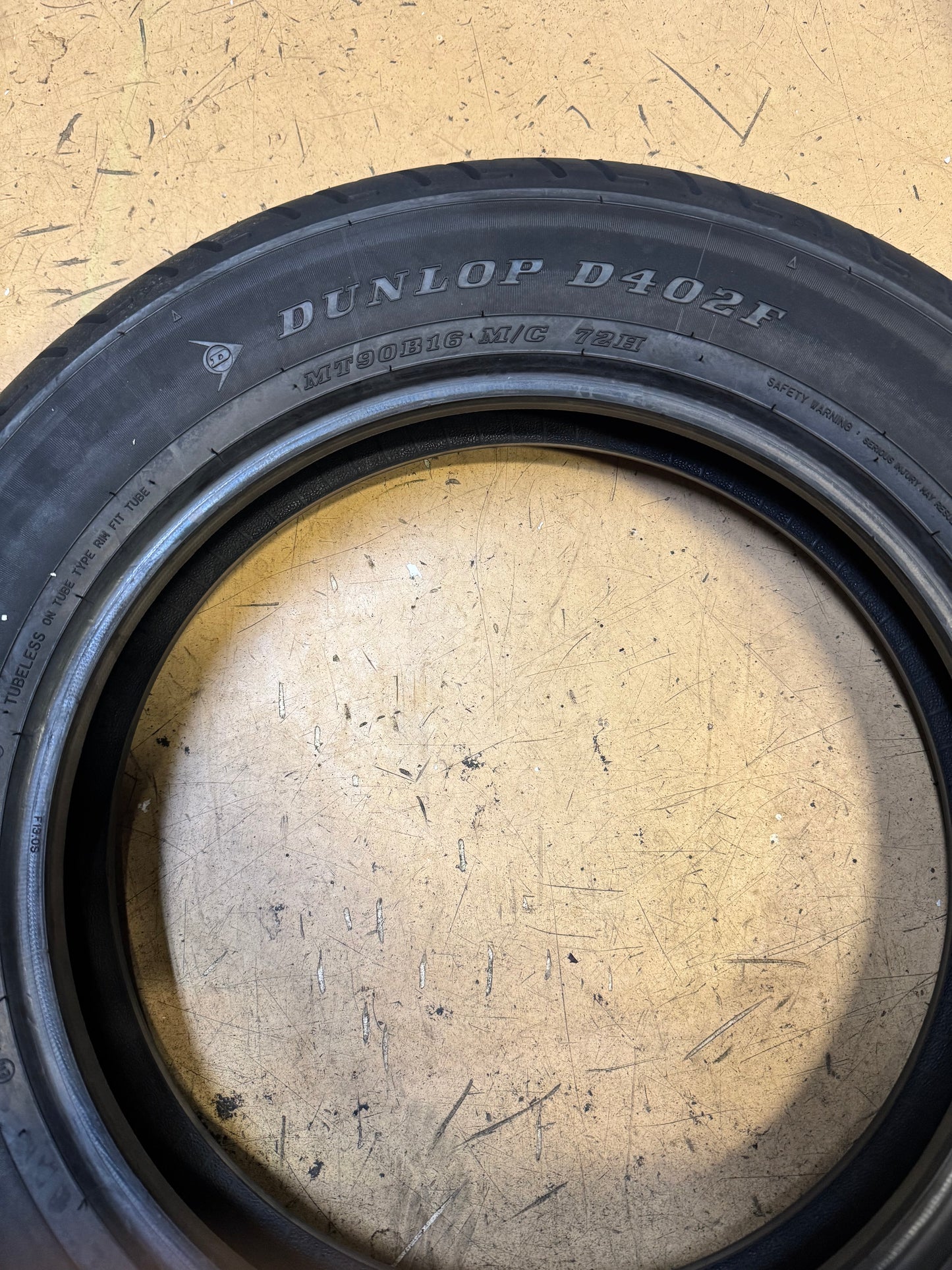 DUNLOP D402F HARLEY DAVIDSON BSW 90 16 72H FRONT MOTORCYCLE TIRE 302091