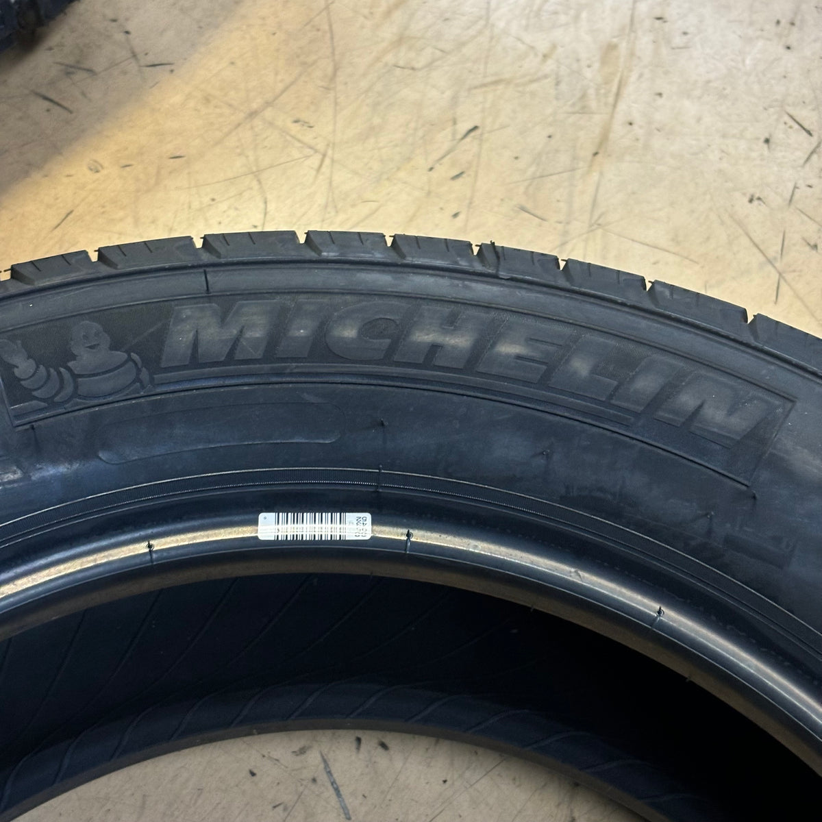 MICHELIN LATITUDE TOUR HP P 245 60 18 105V SL ALL SEASON TIRE 43880