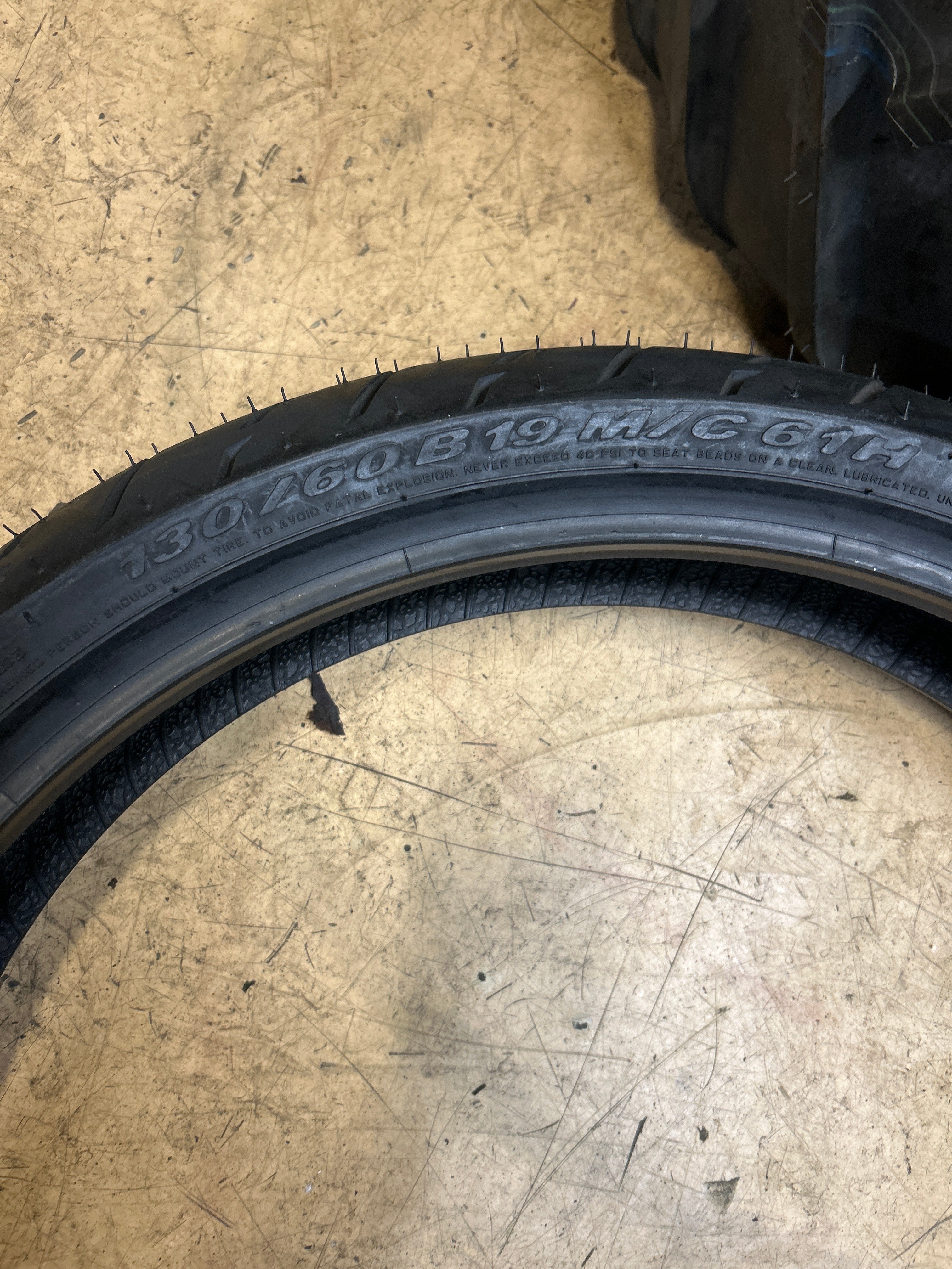 PIRELLI NIGHT DRAGON BSW  130 60 19 61H FRONT MOTORCYCLE TIRE 2812100