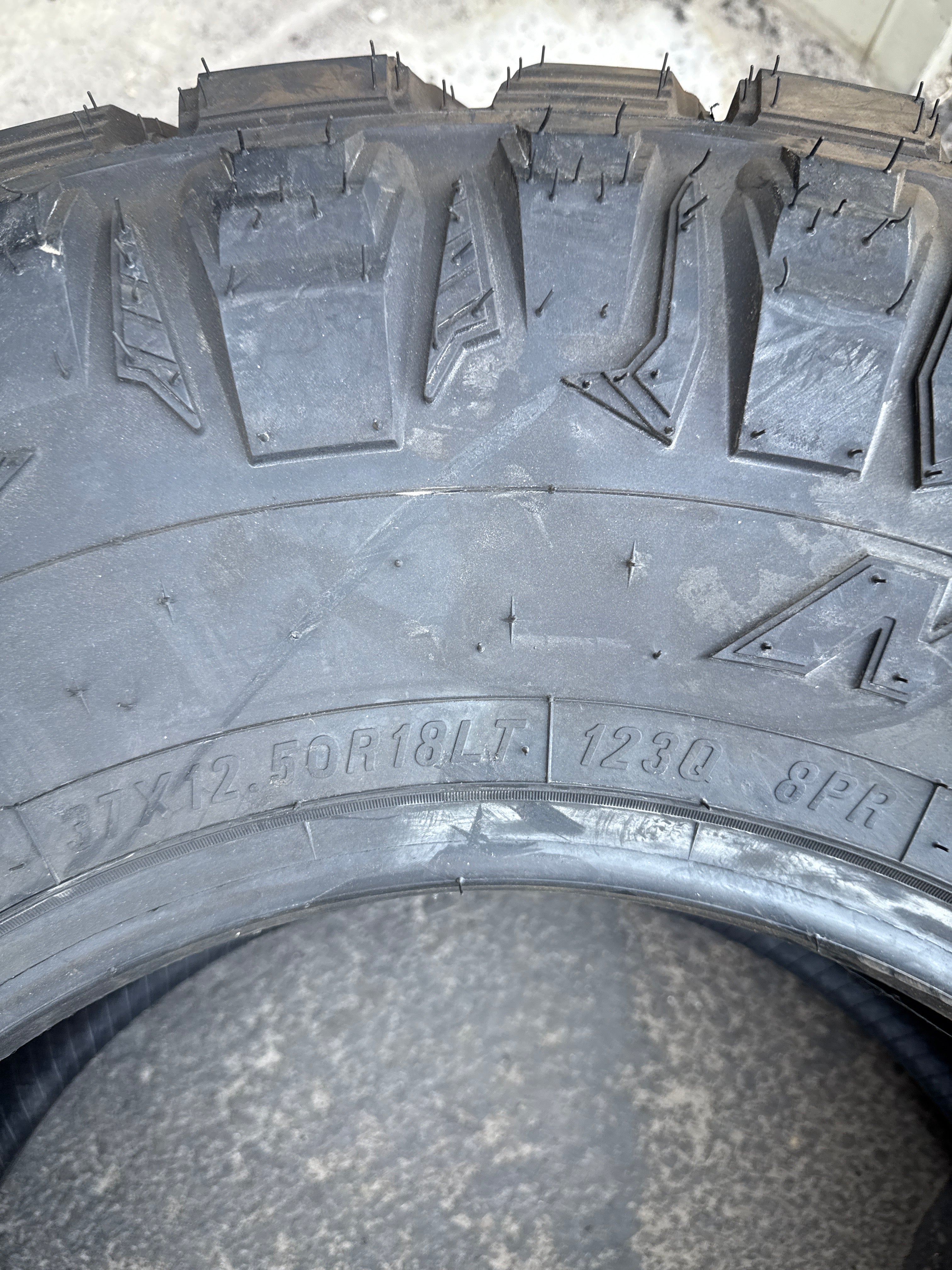 (KSL ONLY) 2 NOS MAXXIS RAZR M/T LT 37 12.5 18 123Q LRD 8PLY MUD TERRAIN TIRES TL00460100