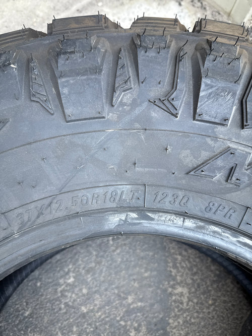 (KSL ONLY) 2 NOS MAXXIS RAZR M/T LT 37 12.5 18 123Q LRD 8PLY MUD TERRAIN TIRES TL00460100