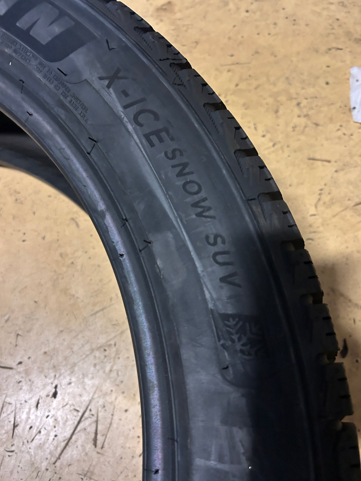 MICHELIN X-ICE SNOW SUV BSW LT 255 45 22 107H XL WINTER TIRE 33261