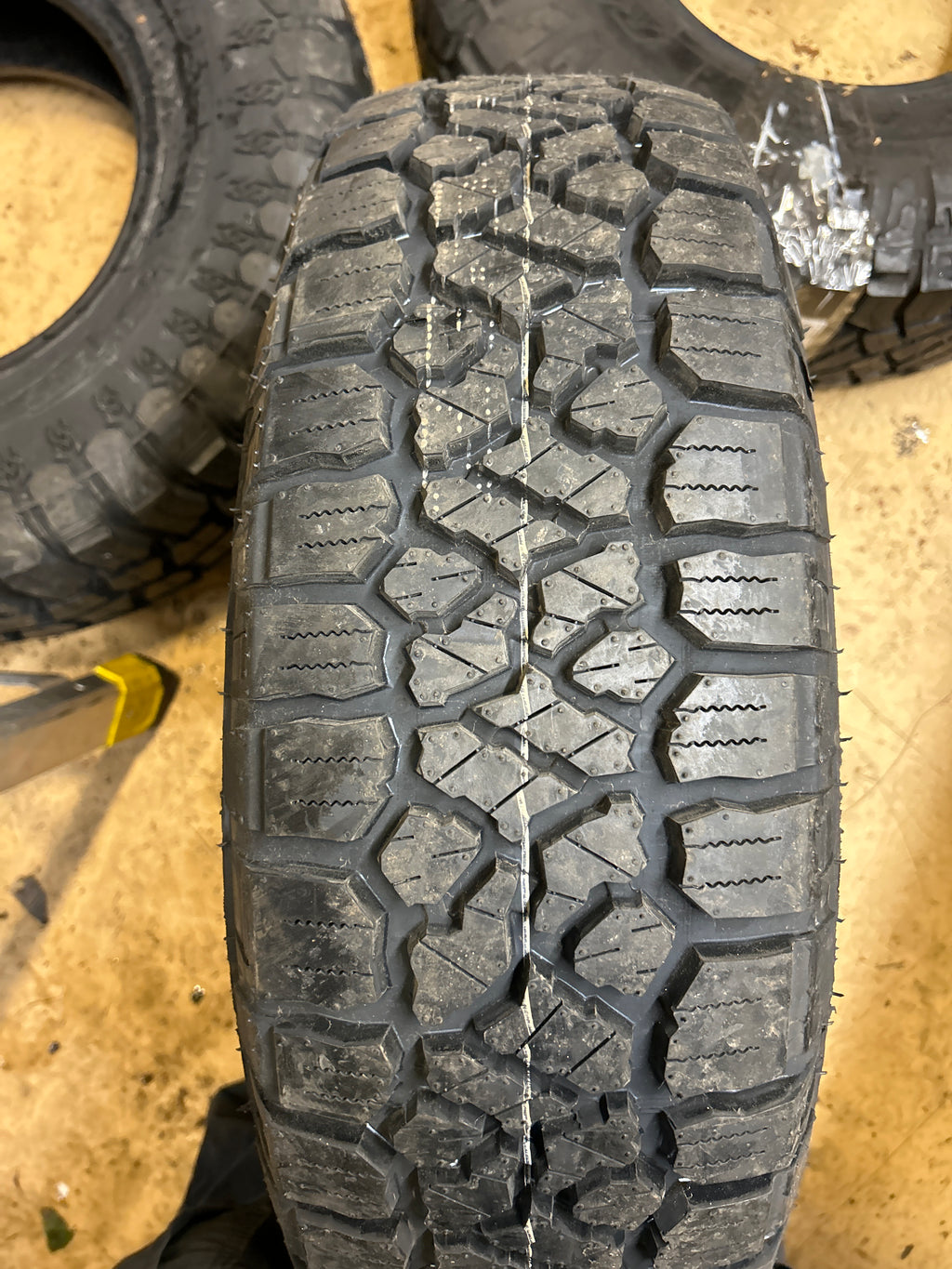 KENDA KLEVER A/T 2 KR628 BSW P 235 75 15 109T ALL TERRAIN TIRE 628024