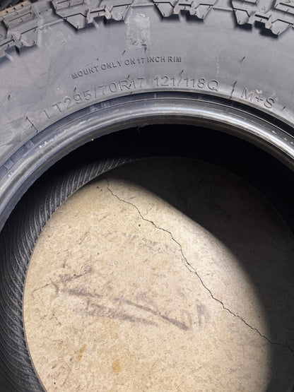 2 CENTENNIAL DIRT COMMANDER M/T LT 295 70 17 121/118Q 10PLY MUD TIRE TCD1729570E