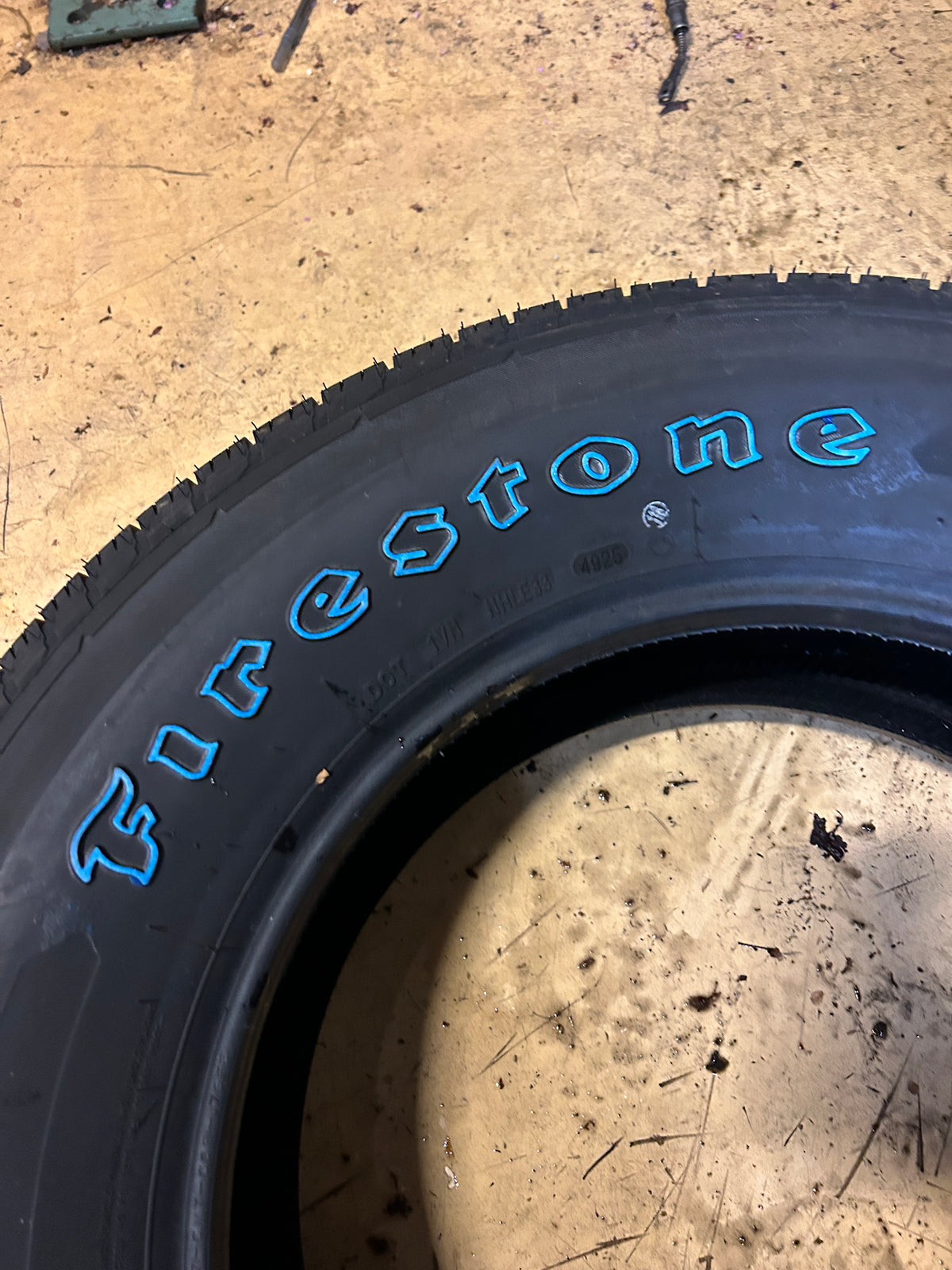 FIRESTONE DESTINATION LE3 OWL P 245 70 17 110T ALL SEASON TIRE 005369