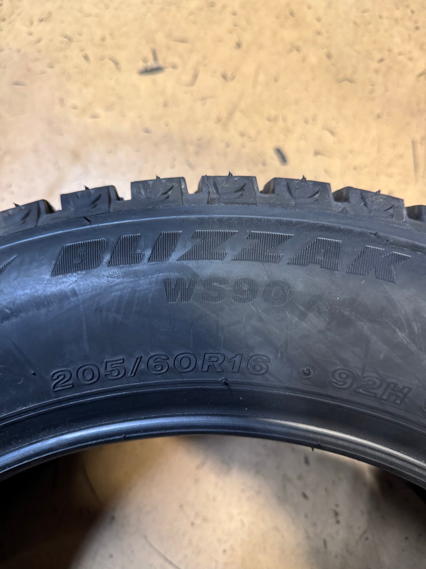 BRIDGESTONE BLIZZAK WS90 BSW STUDLESS P 205 60 16 92H WINTER TIRE 001138
