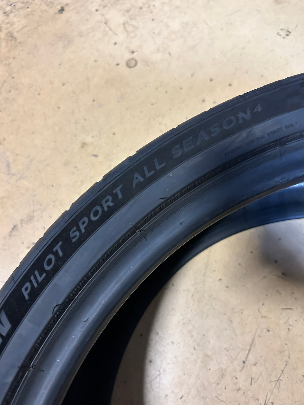 MICHELIN PILOT SPORT ALL SEASON 4 BSW P 245 35 21 96Y XL UHP TIRE 02700