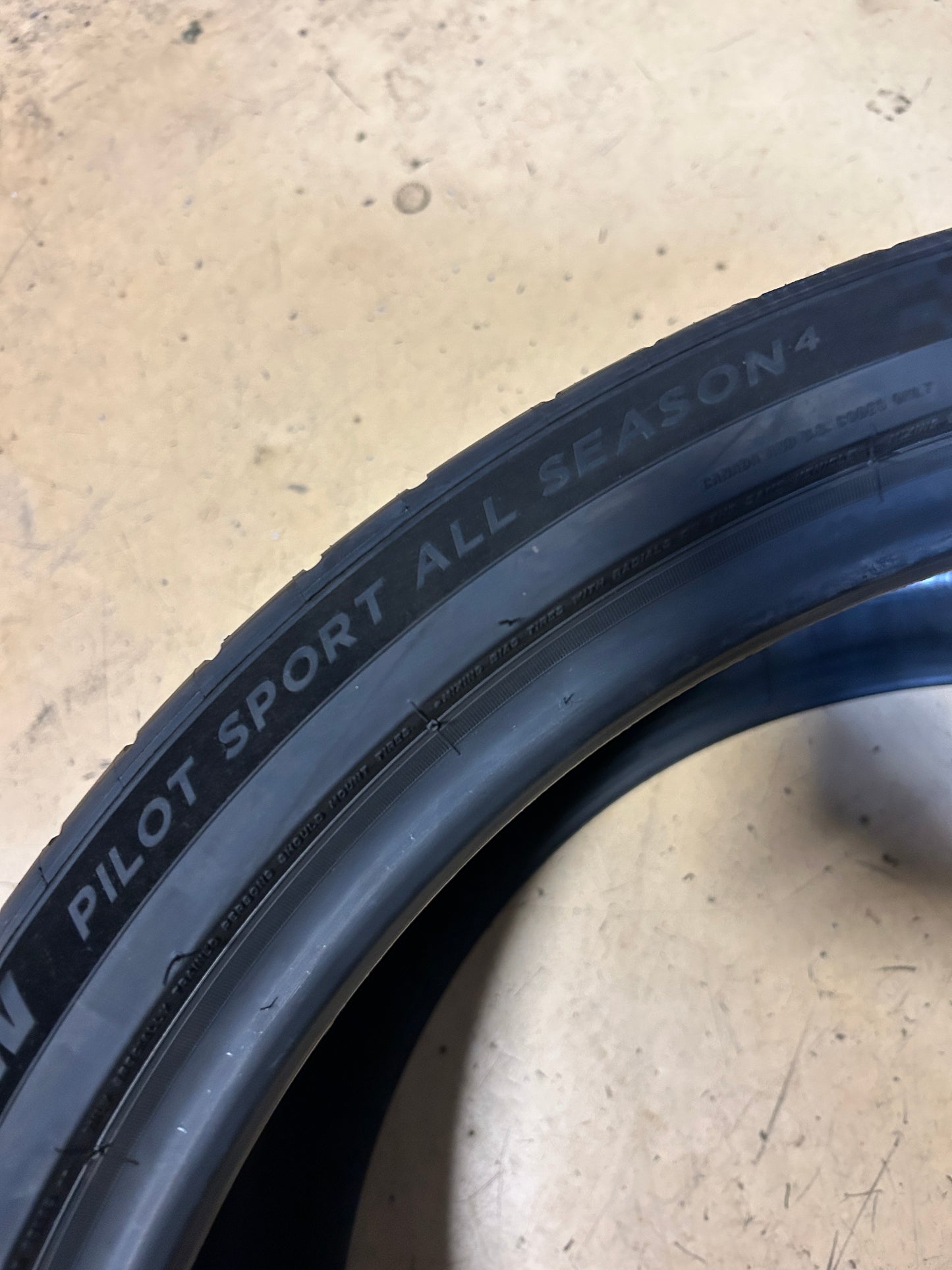 MICHELIN PILOT SPORT ALL SEASON 4 BSW P 245 35 21 96Y XL UHP TIRE 02700