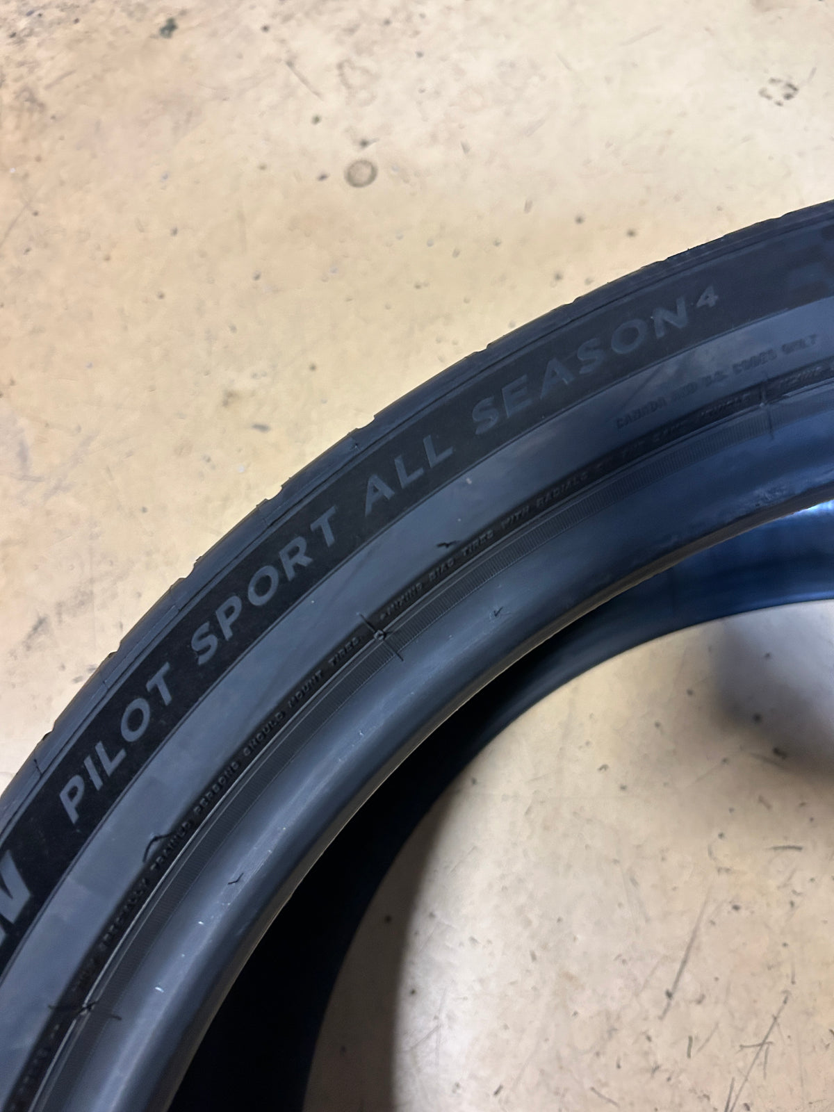 MICHELIN PILOT SPORT ALL SEASON 4 BSW P 245 35 21 96Y XL UHP TIRE 02700