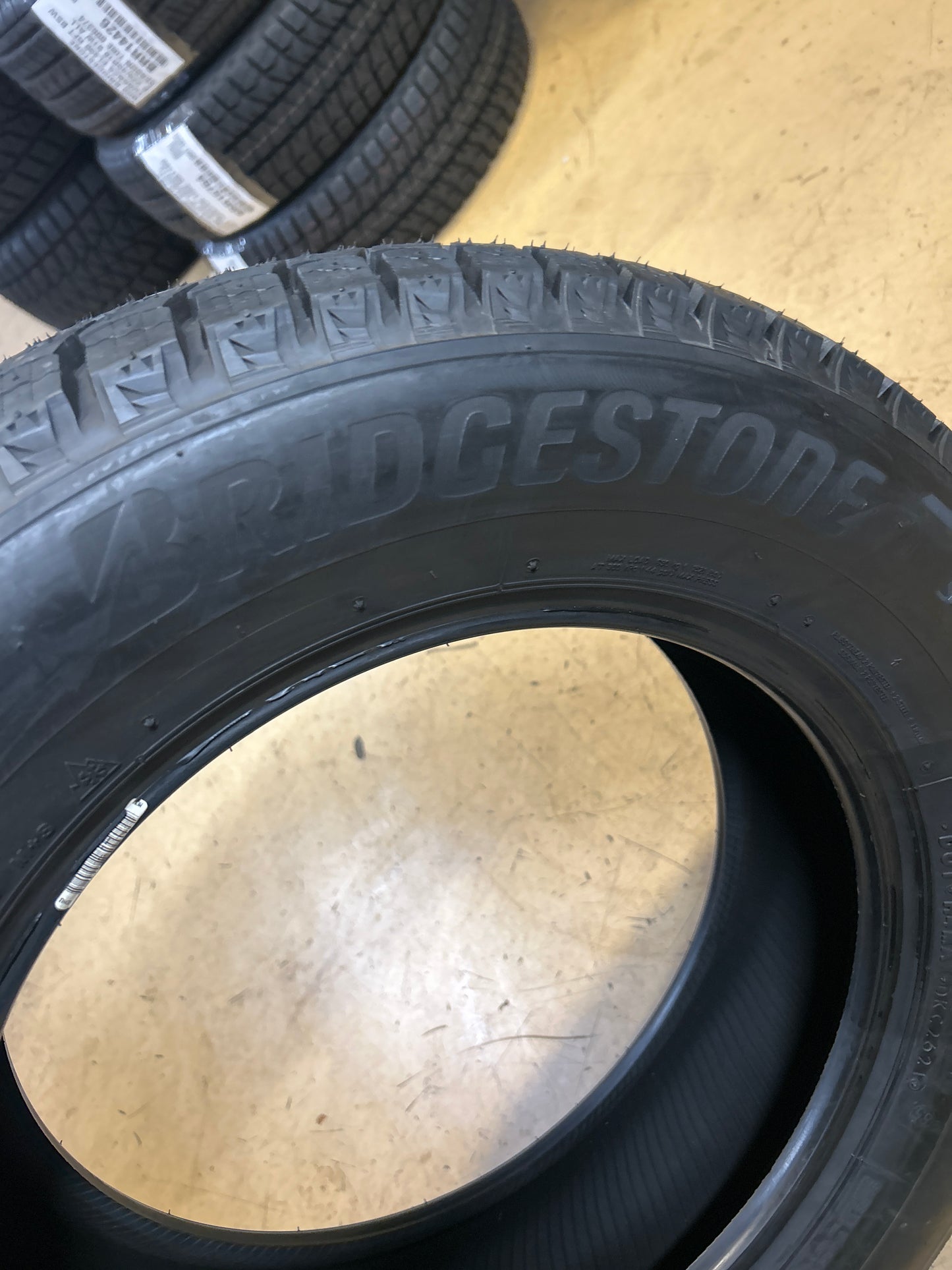 NOS 2 BRIDGESTONE BLIZZAK WS80 BSW P 205 65 16 95T 0001163