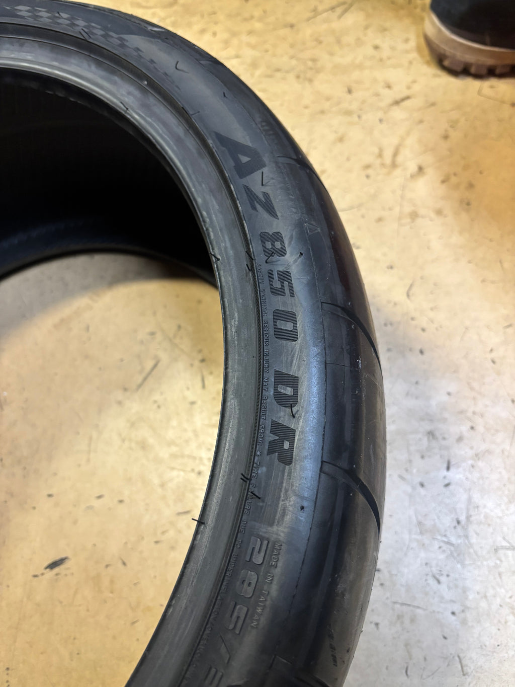2 ATTURO AZ850 DR P 285 30 20 99Y XL UHP TIRES DR850D3HN0ATA