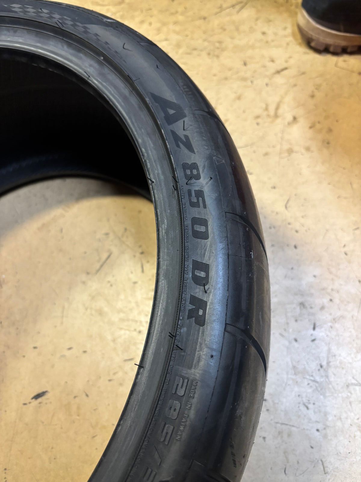 2 ATTURO AZ850 DR P 285 30 20 99Y XL UHP TIRES DR850D3HN0ATA