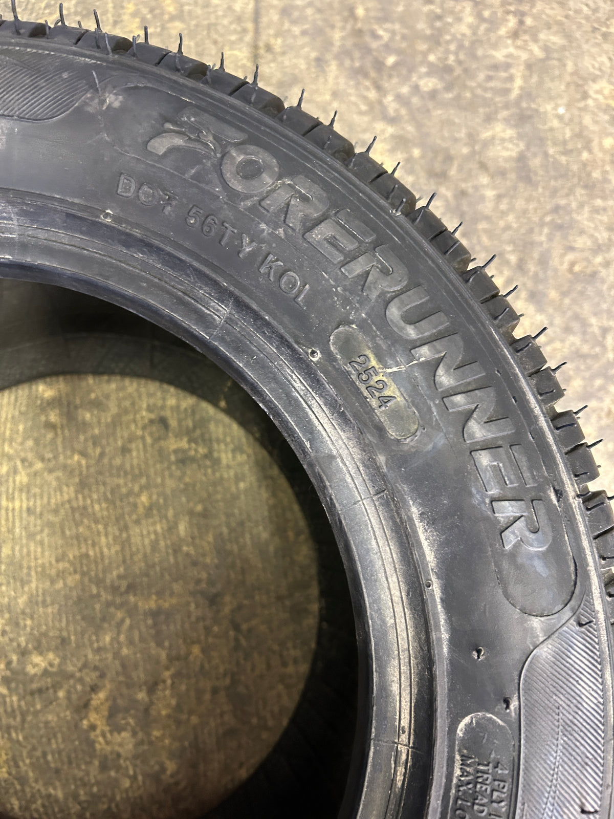 FORERUNNER GF04 BSW 18 8 10 4PLY GOLF TIRE 66409B0001