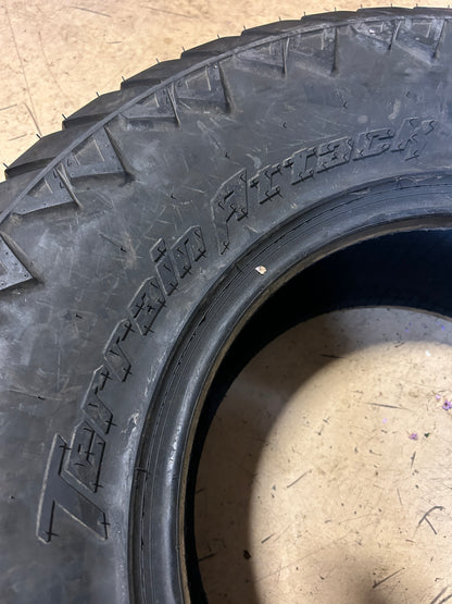 NOS AMP TERRAIN ATTACK A/T A LT 315 70 17 121/118R 10PLY ALL TERRAIN TIRE 3157017AMPCA3