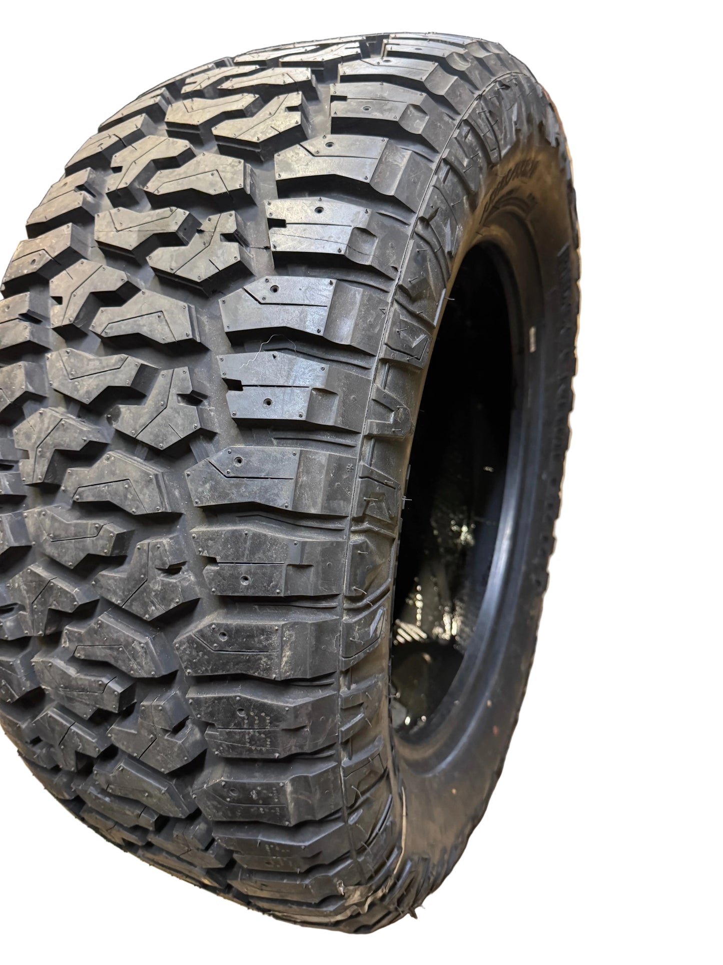BLACKHAWK RIDGECRAWLER R/T BSW LT 305 55 20 125/122Q 12PLY RUGGED TERRAIN TIRE 1600461K