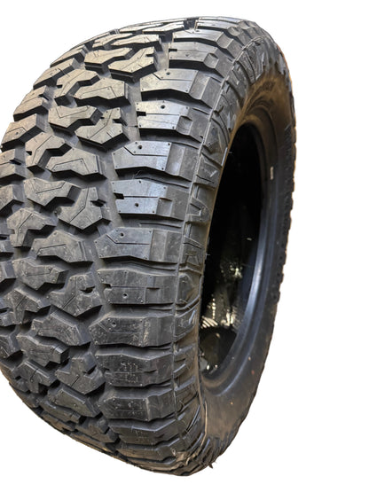 BLACKHAWK RIDGECRAWLER R/T BSW LT 305 55 20 125/122Q 12PLY RUGGED TERRAIN TIRE 1600461K