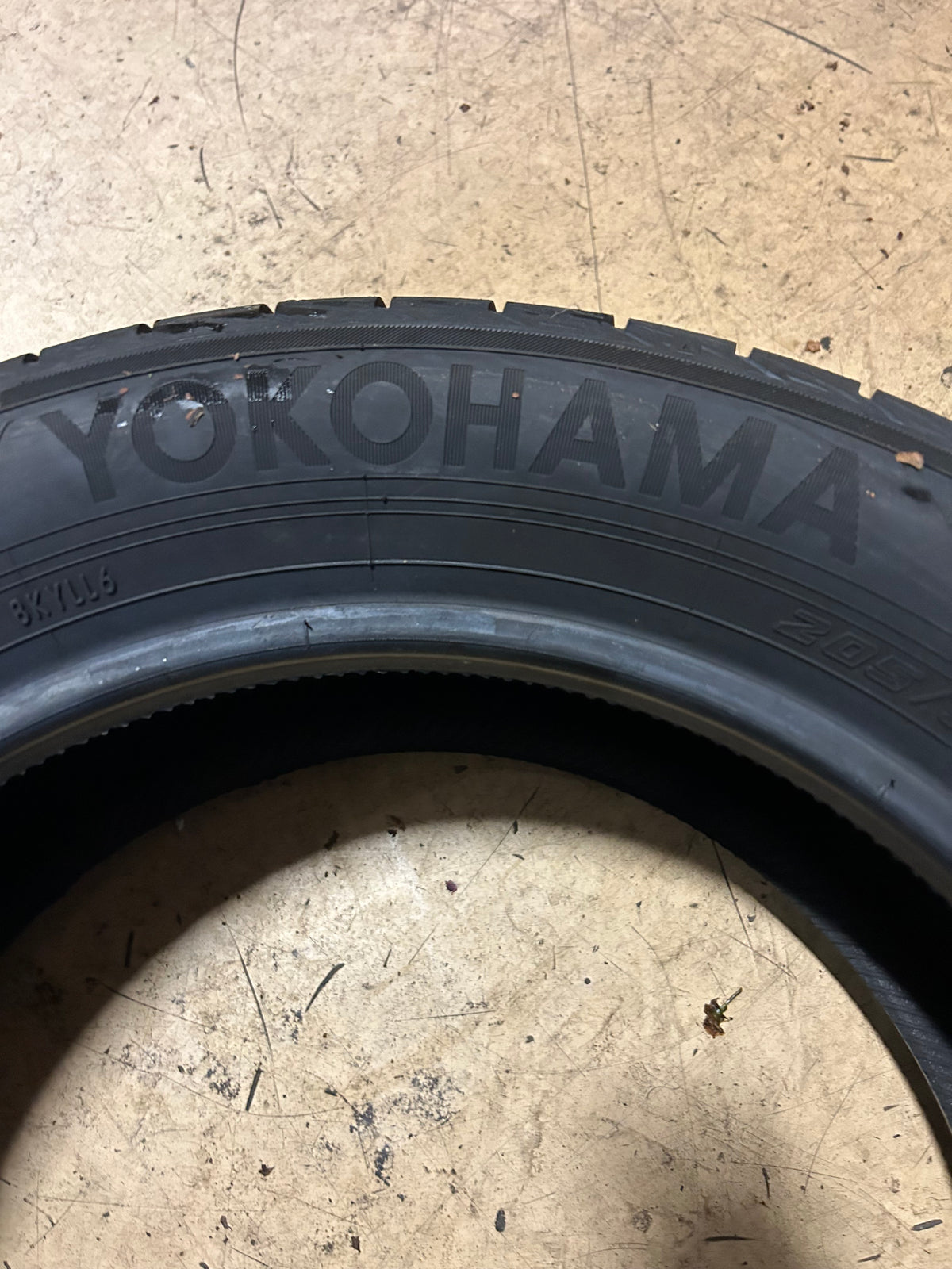 YOKOHAMA AVID GT BSW P 205 55 16 91H ALL SEASON TIRE 110193373